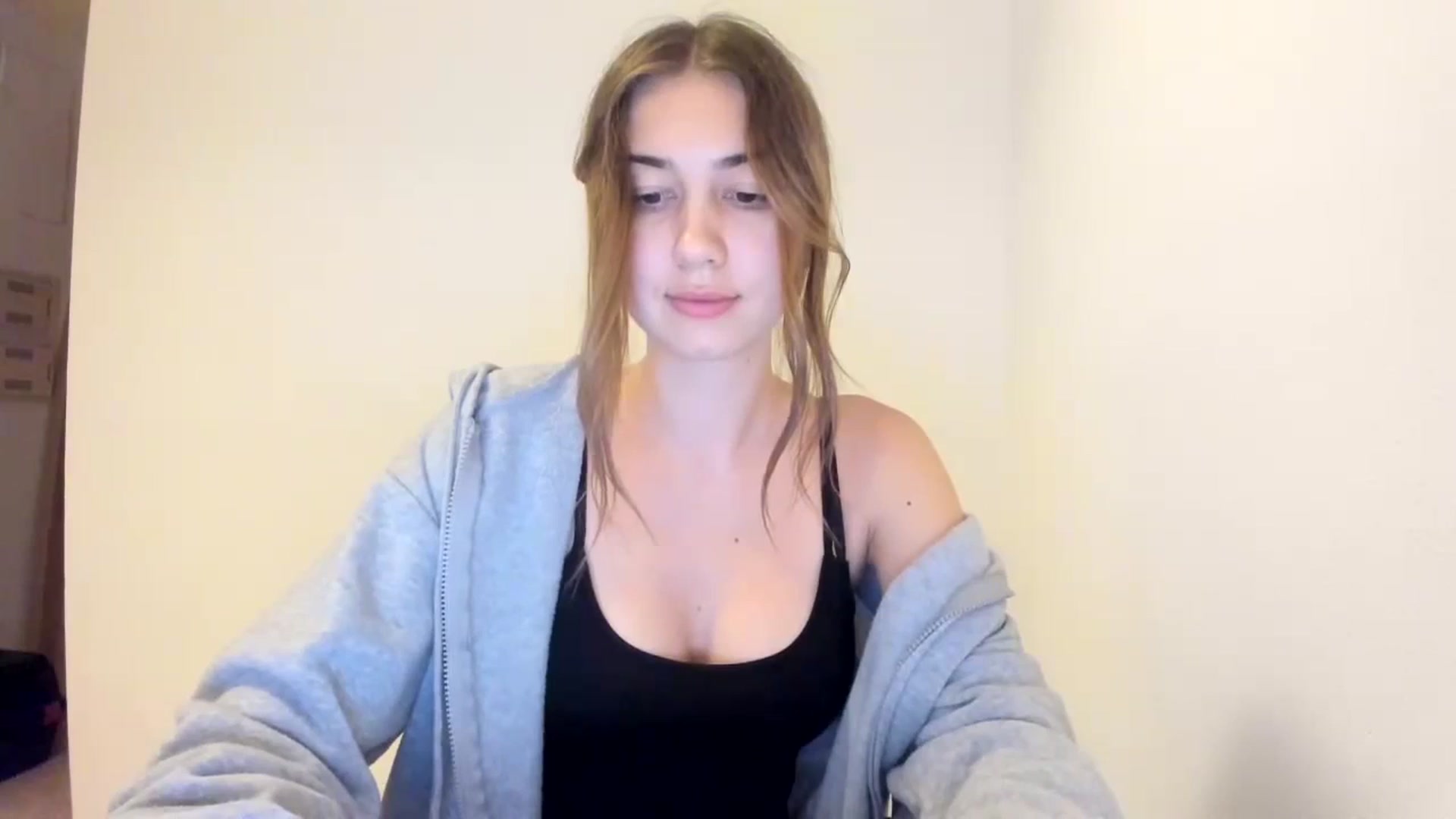 Gallery image thumbnail from Temptressy's myfreecams stream on, 10/22/2024, 18:53 image 5 of 20