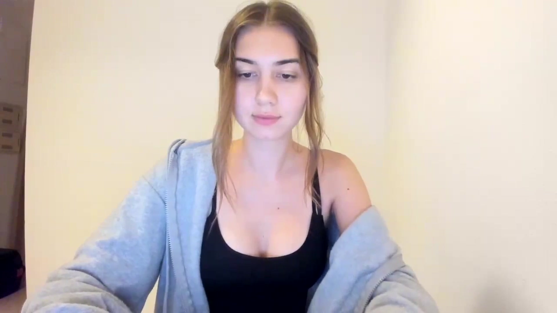 Gallery image thumbnail from Temptressy's myfreecams stream on, 10/22/2024, 18:53 image 7 of 20