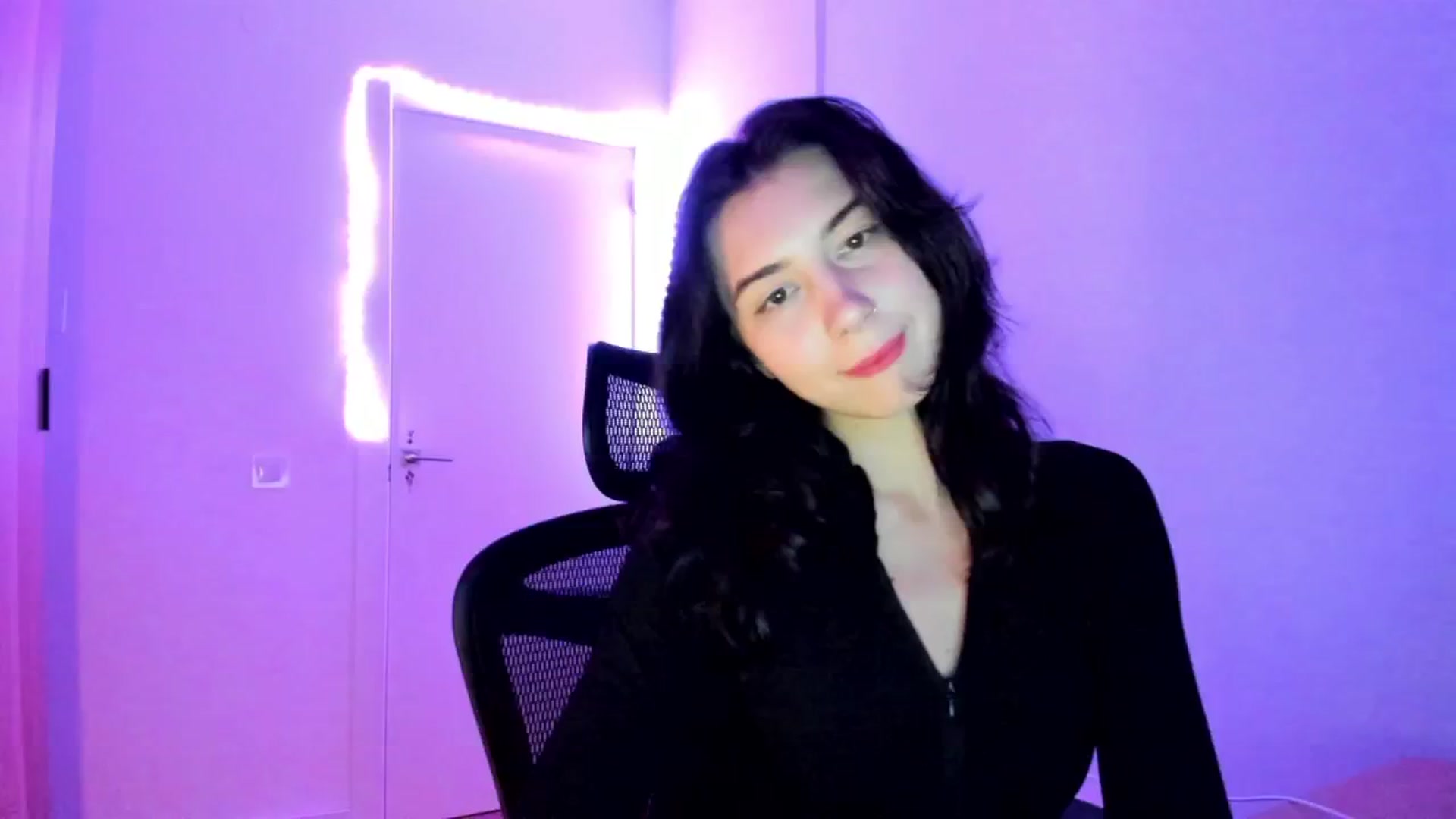 Gallery image thumbnail from Temptressy's myfreecams stream on, 04/27/2026, 19:55 image 7 of 20