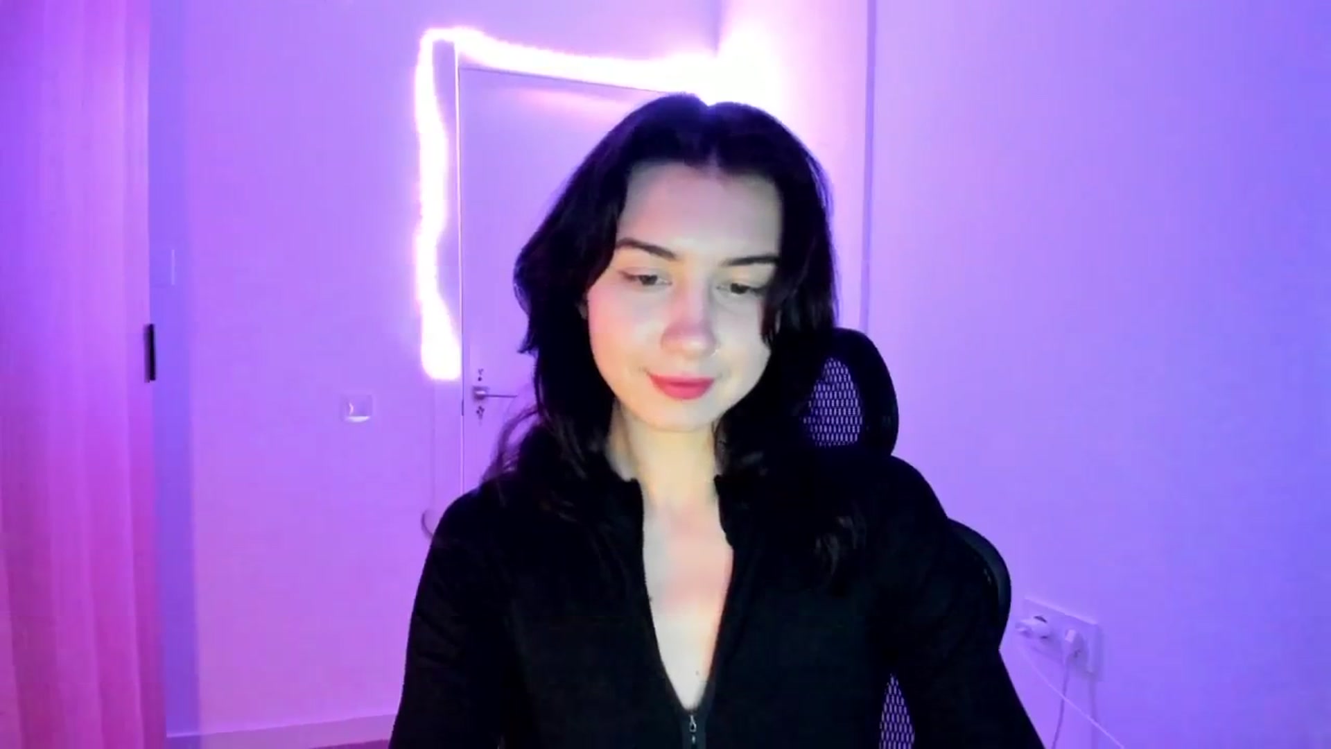 Gallery image thumbnail from Temptressy's myfreecams stream on, 04/27/2026, 19:55 image 13 of 20