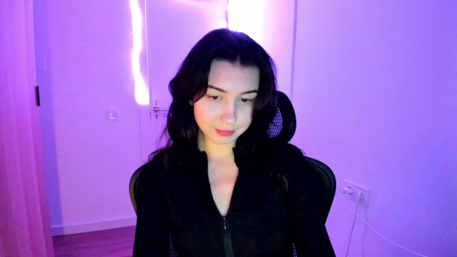 Gallery image thumbnail from Temptressy's myfreecams stream on, 04/27/2026, 19:55 image 11 of 20