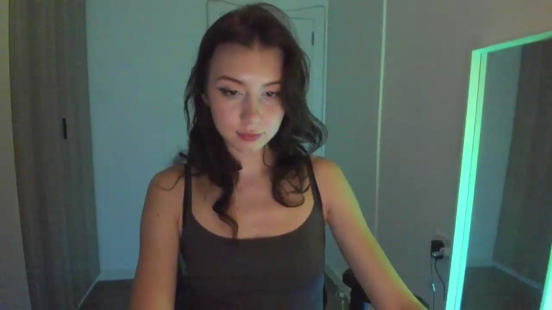 Gallery image thumbnail from Temptressy's myfreecams stream on, 08/13/2026, 20:49 image 14 of 20