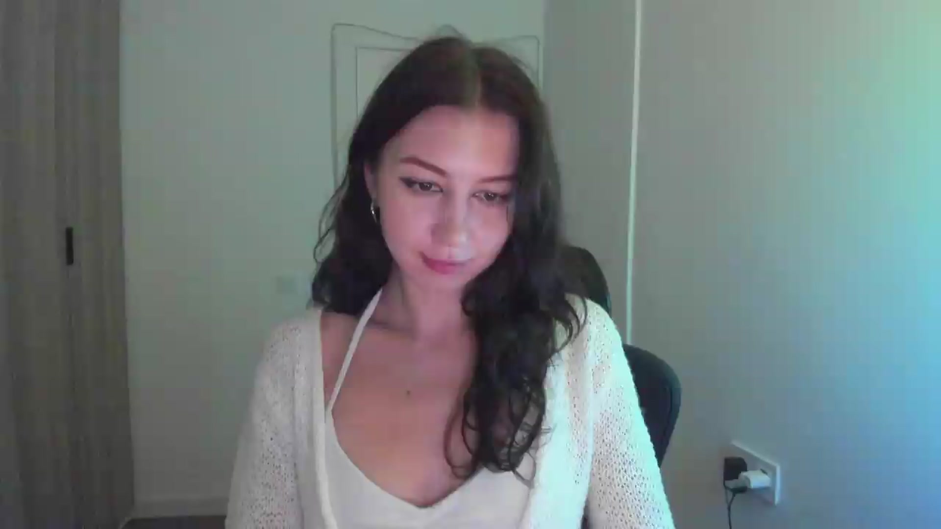 Gallery image thumbnail from Temptressy's myfreecams stream on, 08/17/2026, 19:36 image 5 of 20