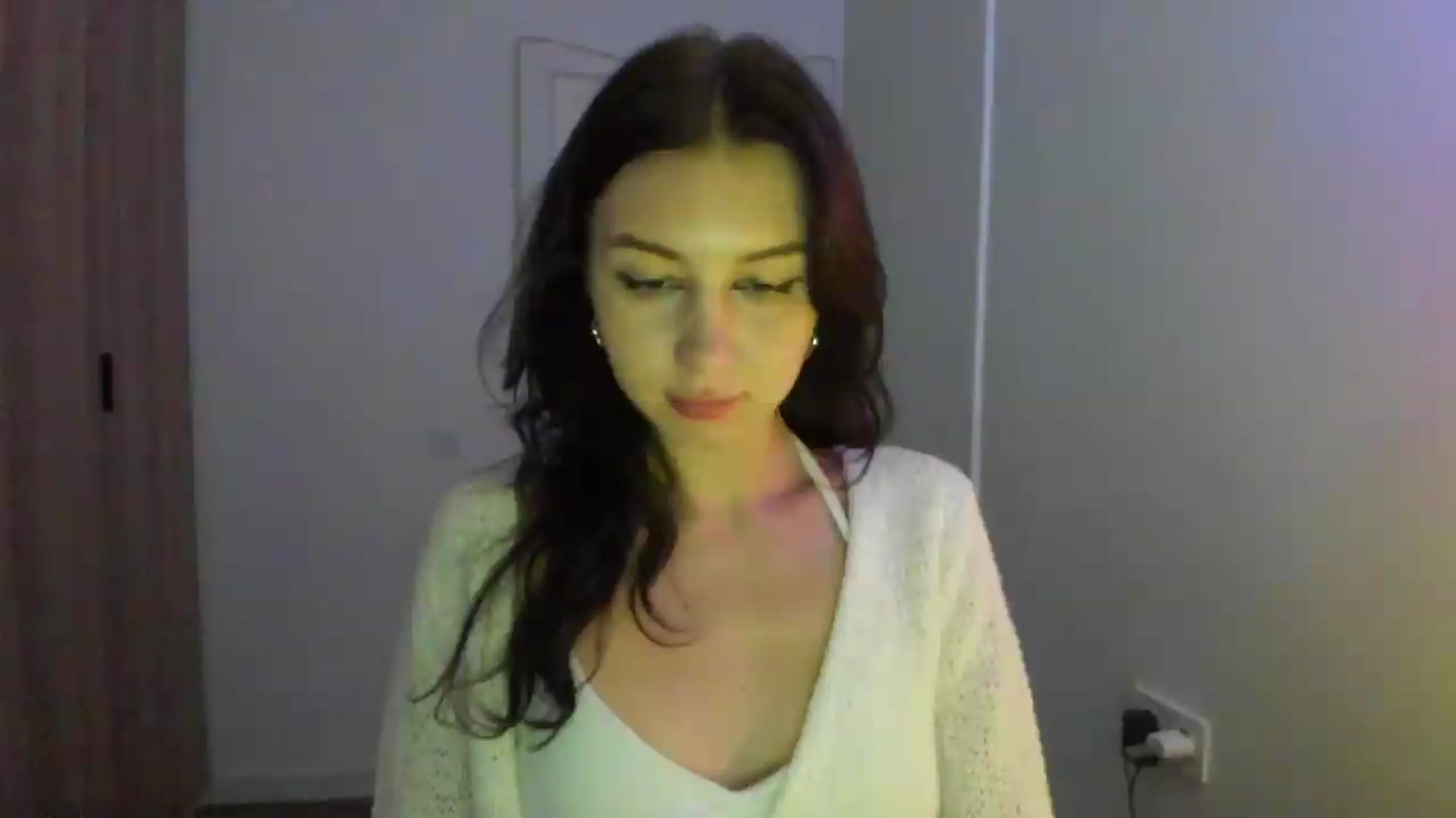 Gallery image thumbnail from Temptressy's myfreecams stream on, 08/17/2026, 19:36 image 9 of 20