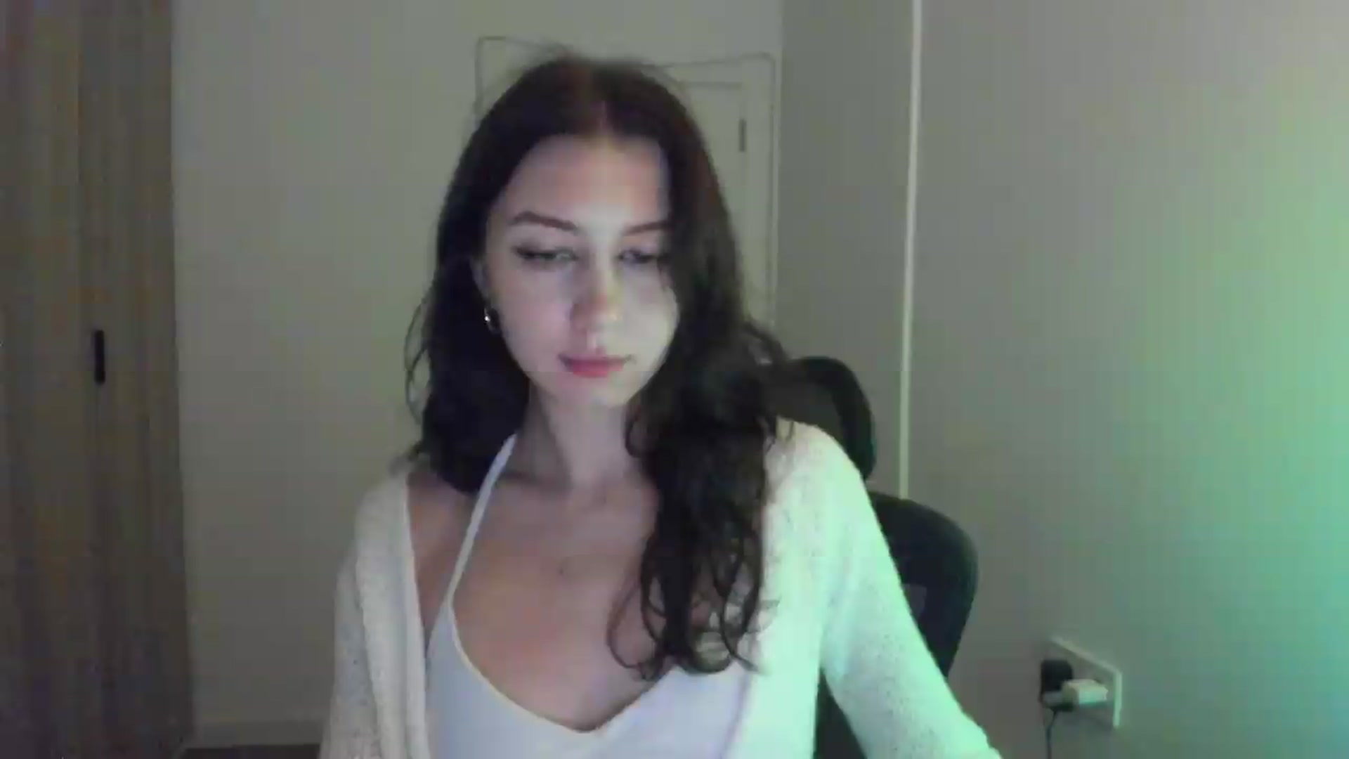 Gallery image thumbnail from Temptressy's myfreecams stream on, 08/17/2026, 19:36 image 6 of 20