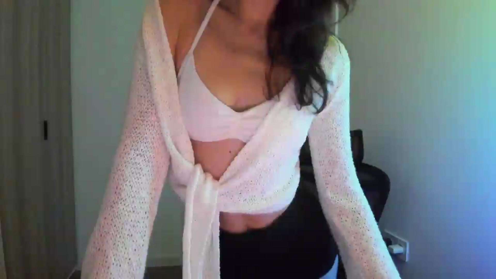 Gallery image thumbnail from Temptressy's myfreecams stream on, 08/17/2026, 19:36 image 12 of 20