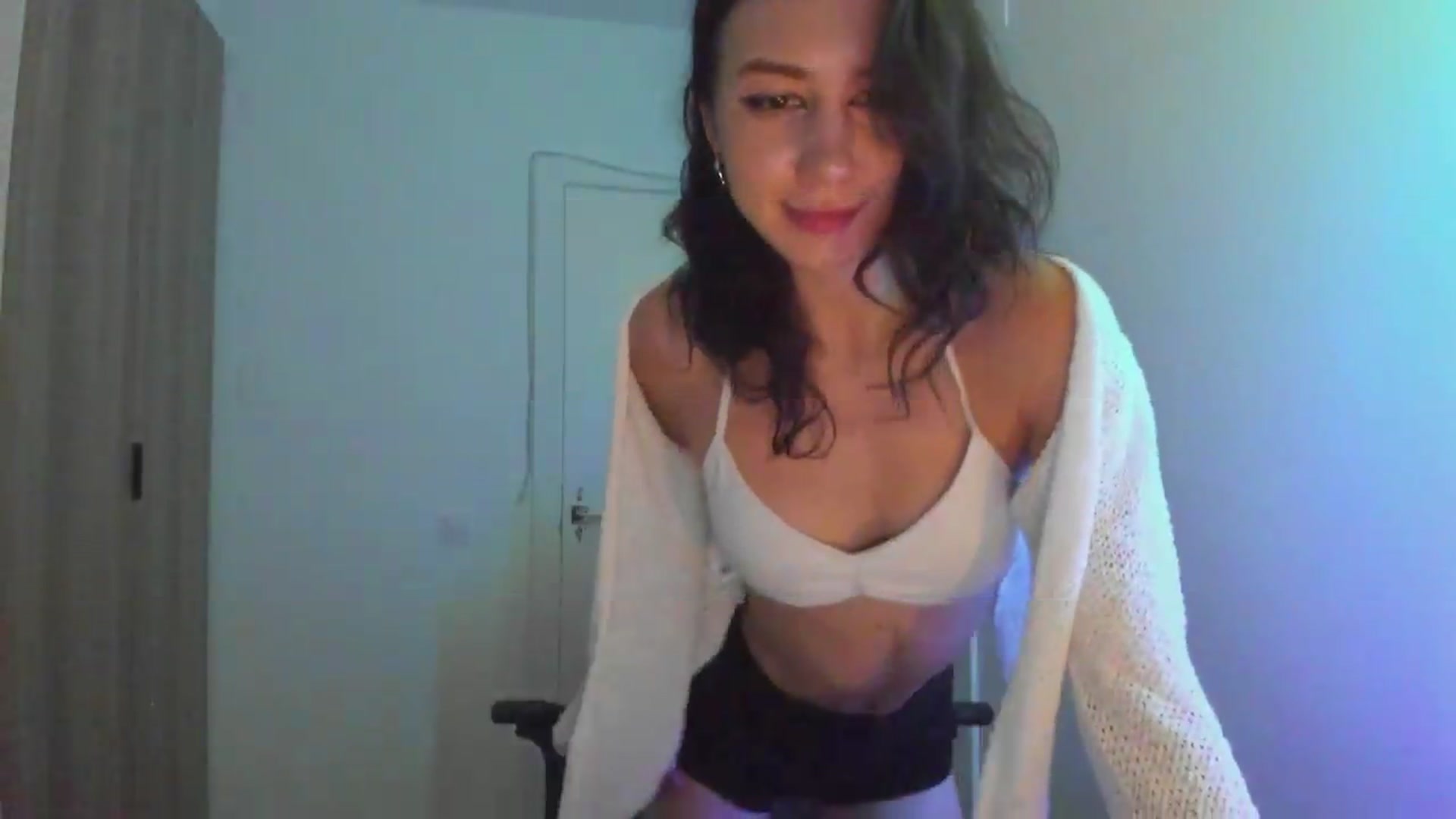 Gallery image thumbnail from Temptressy's myfreecams stream on, 08/17/2026, 20:29 image 6 of 20