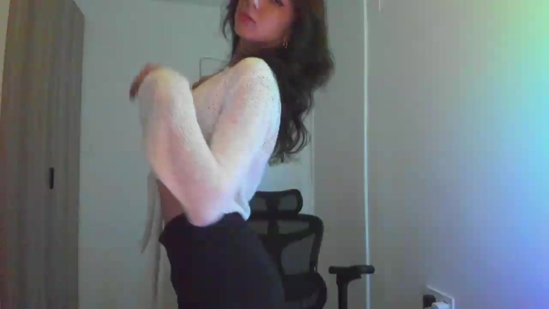 Gallery image thumbnail from Temptressy's myfreecams stream on, 08/17/2026, 20:29 image 9 of 20