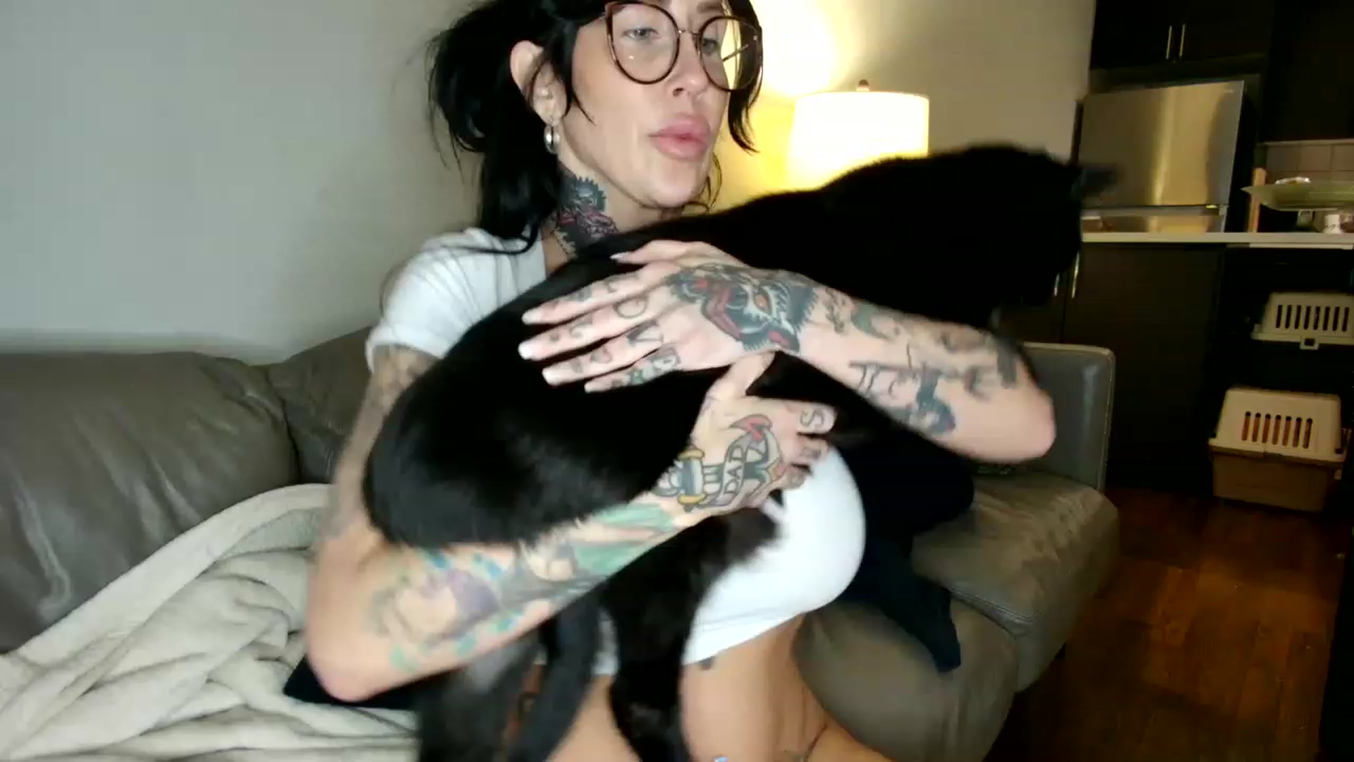 Gallery image thumbnail from TenYearsOnMFC's myfreecams stream on, 04/30/2023, 21:38 image 5 of 20