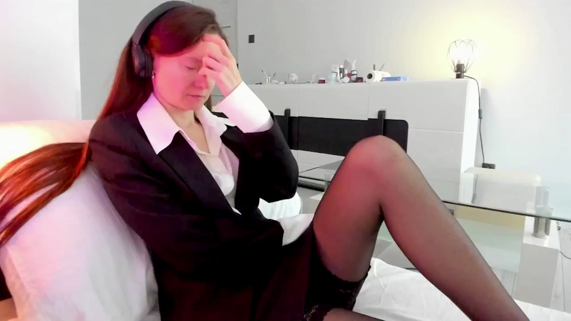 Gallery image thumbnail from Tenar's myfreecams stream on, 03/27/2025, 14:21 image 1 of 20