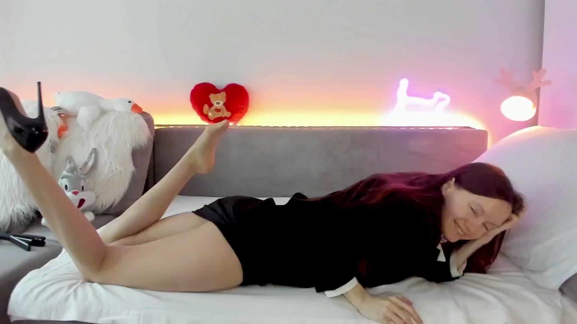 Gallery image thumbnail from Tenar's myfreecams stream on, 05/18/2025, 10:01 image 3 of 20