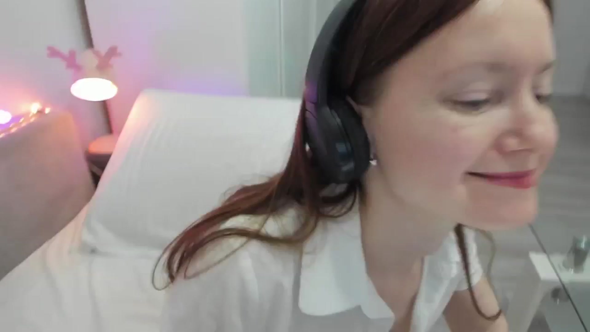 Gallery image thumbnail from Tenar's myfreecams stream on, 11/29/2025, 16:01 image 15 of 20