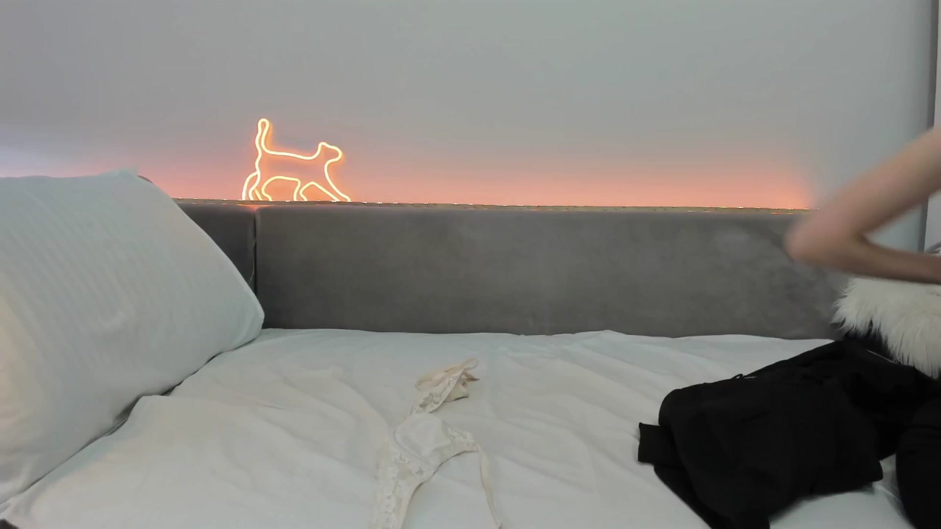 Gallery image thumbnail from Tenar's myfreecams stream on, 04/09/2026, 14:35 image 8 of 20