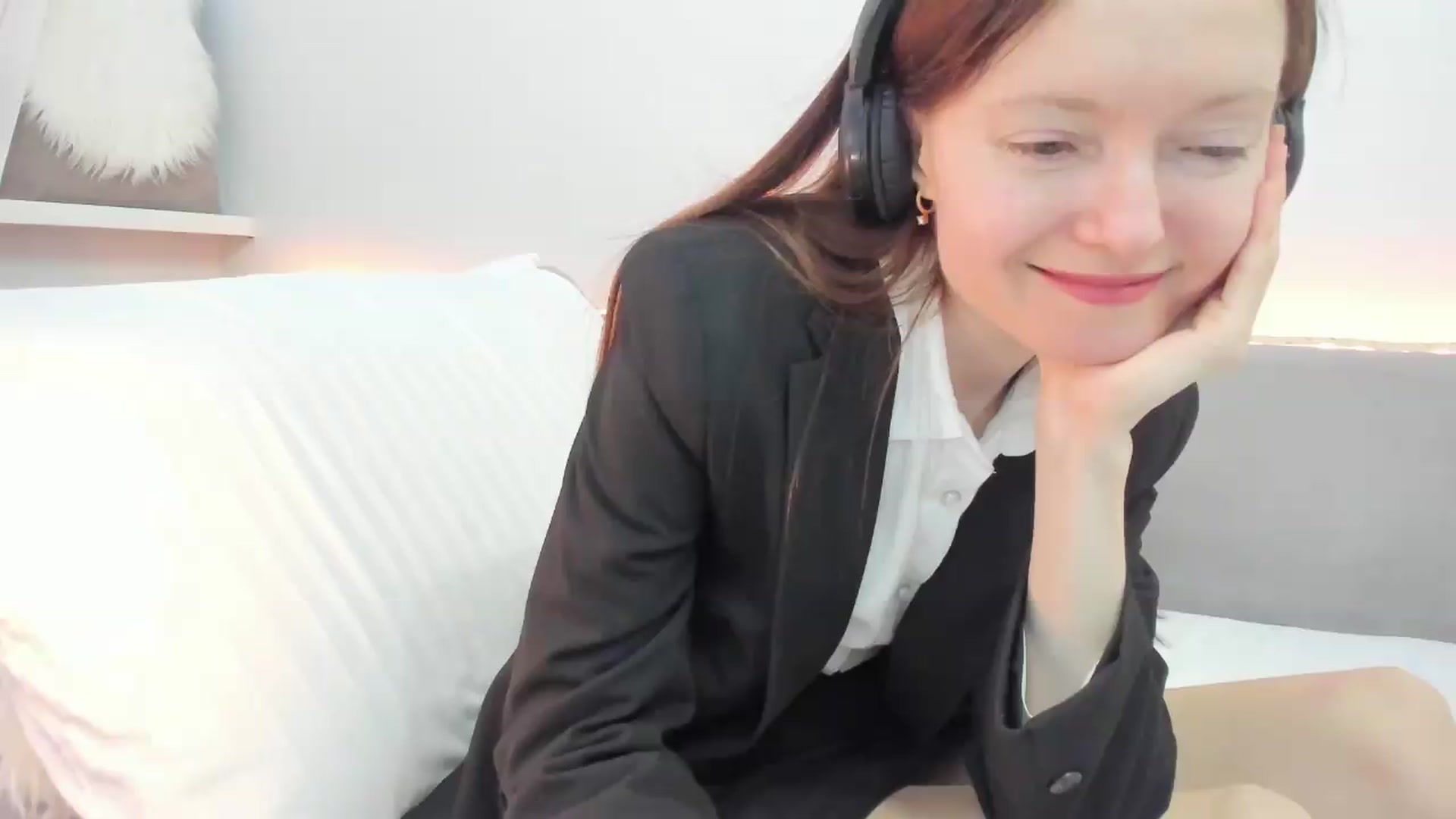 Gallery image thumbnail from Tenar's myfreecams stream on, 05/11/2026, 09:07 image 3 of 20