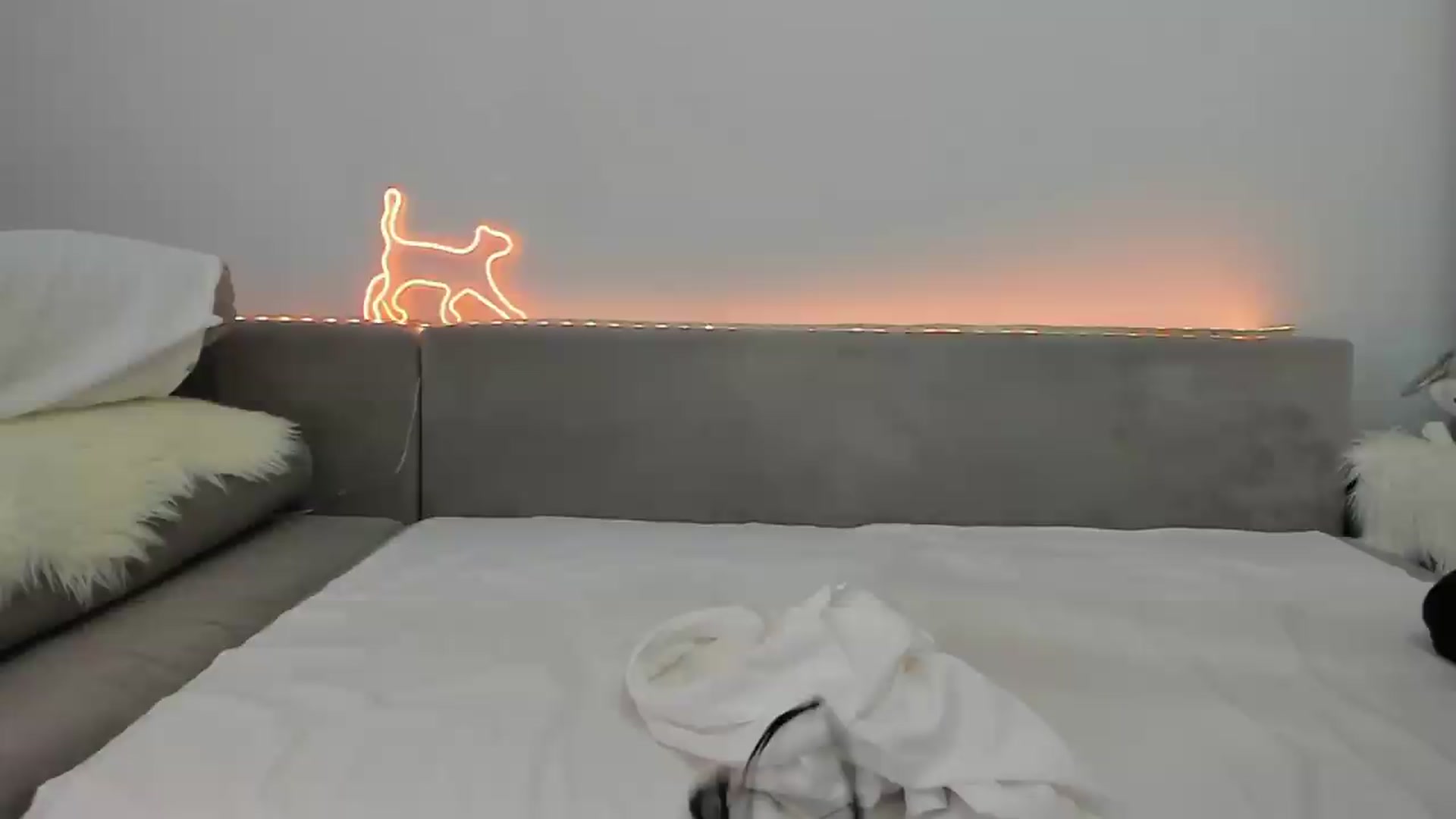 Gallery image thumbnail from Tenar's myfreecams stream on, 05/20/2026, 10:29 image 14 of 20