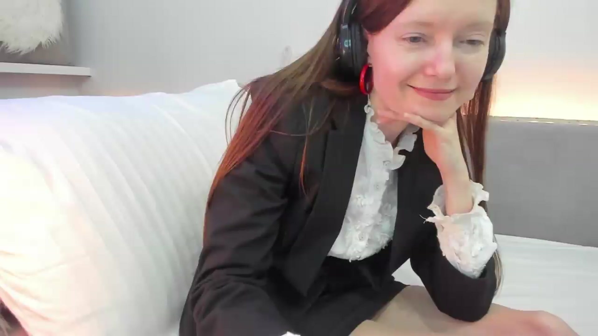 Gallery image thumbnail from Tenar's myfreecams stream on, 08/22/2026, 18:54 image 16 of 20