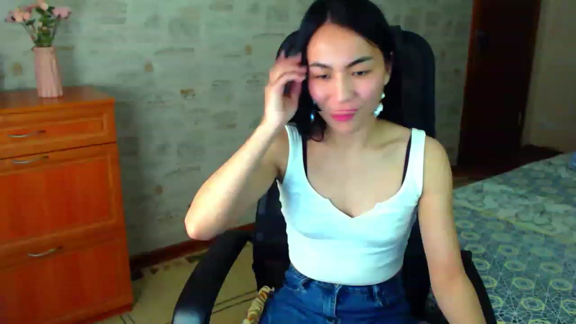 Gallery image thumbnail from TenderOrchid's myfreecams stream on, 04/15/2023, 20:39 image 6 of 20