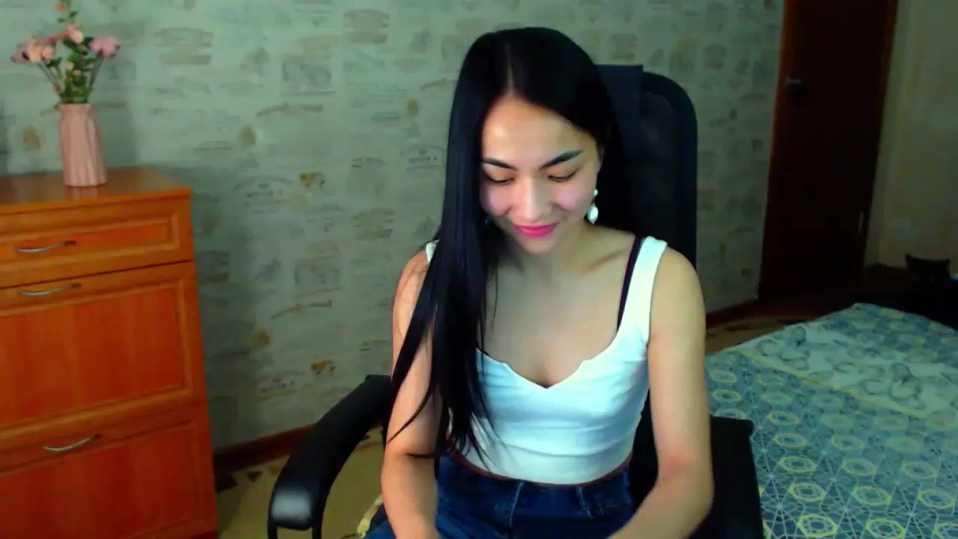 Gallery image thumbnail from TenderOrchid's myfreecams stream on, 04/15/2023, 20:39 image 12 of 20