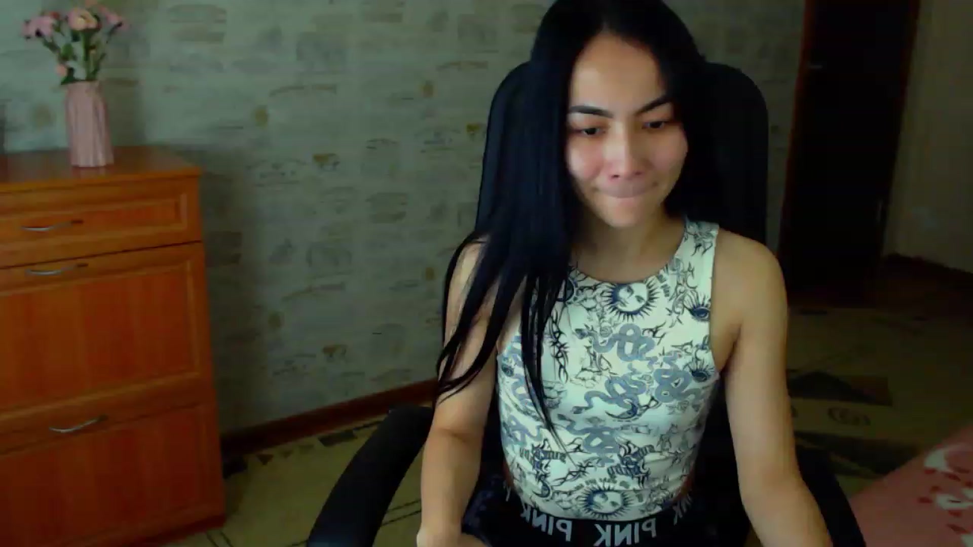 Gallery image thumbnail from TenderOrchid's myfreecams stream on, 06/19/2023, 24:00 image 9 of 20