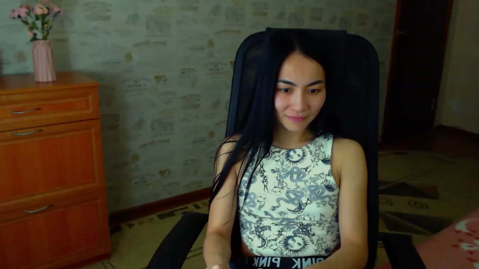 Gallery image thumbnail from TenderOrchid's myfreecams stream on, 06/19/2023, 24:00 image 13 of 20