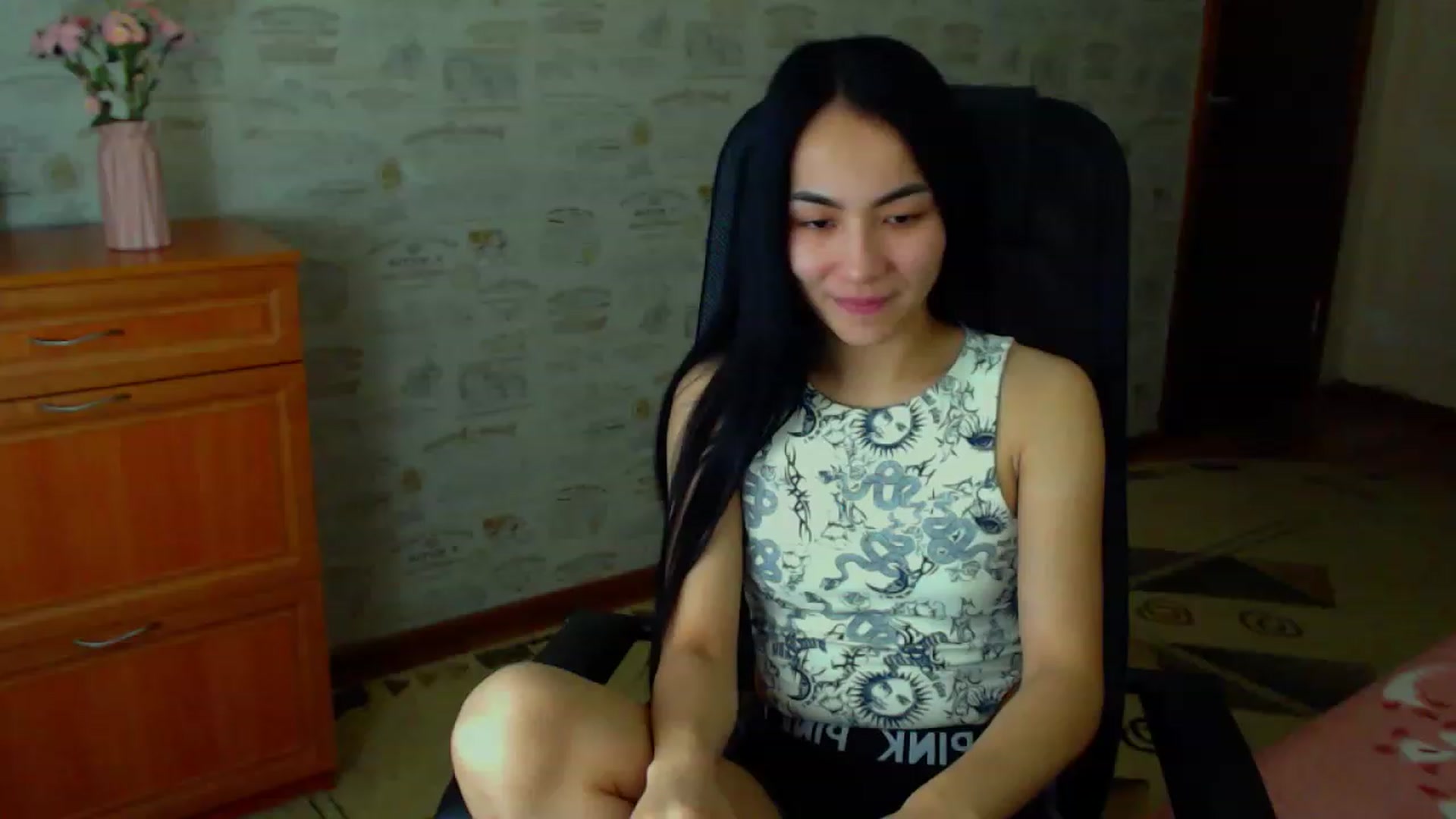 Gallery image thumbnail from TenderOrchid's myfreecams stream on, 06/19/2023, 24:00 image 7 of 20