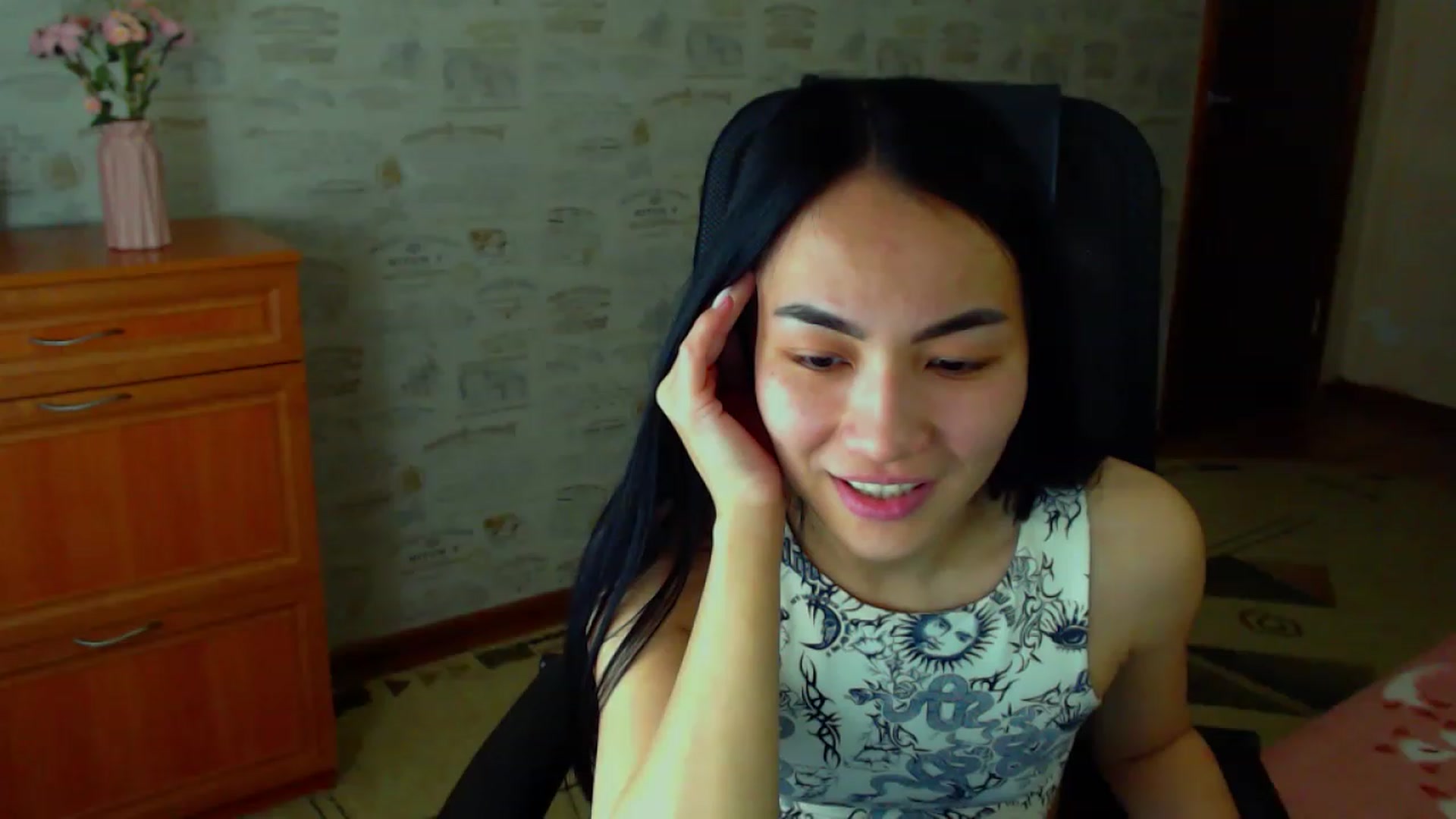 Gallery image thumbnail from TenderOrchid's myfreecams stream on, 06/19/2023, 24:00 image 12 of 20