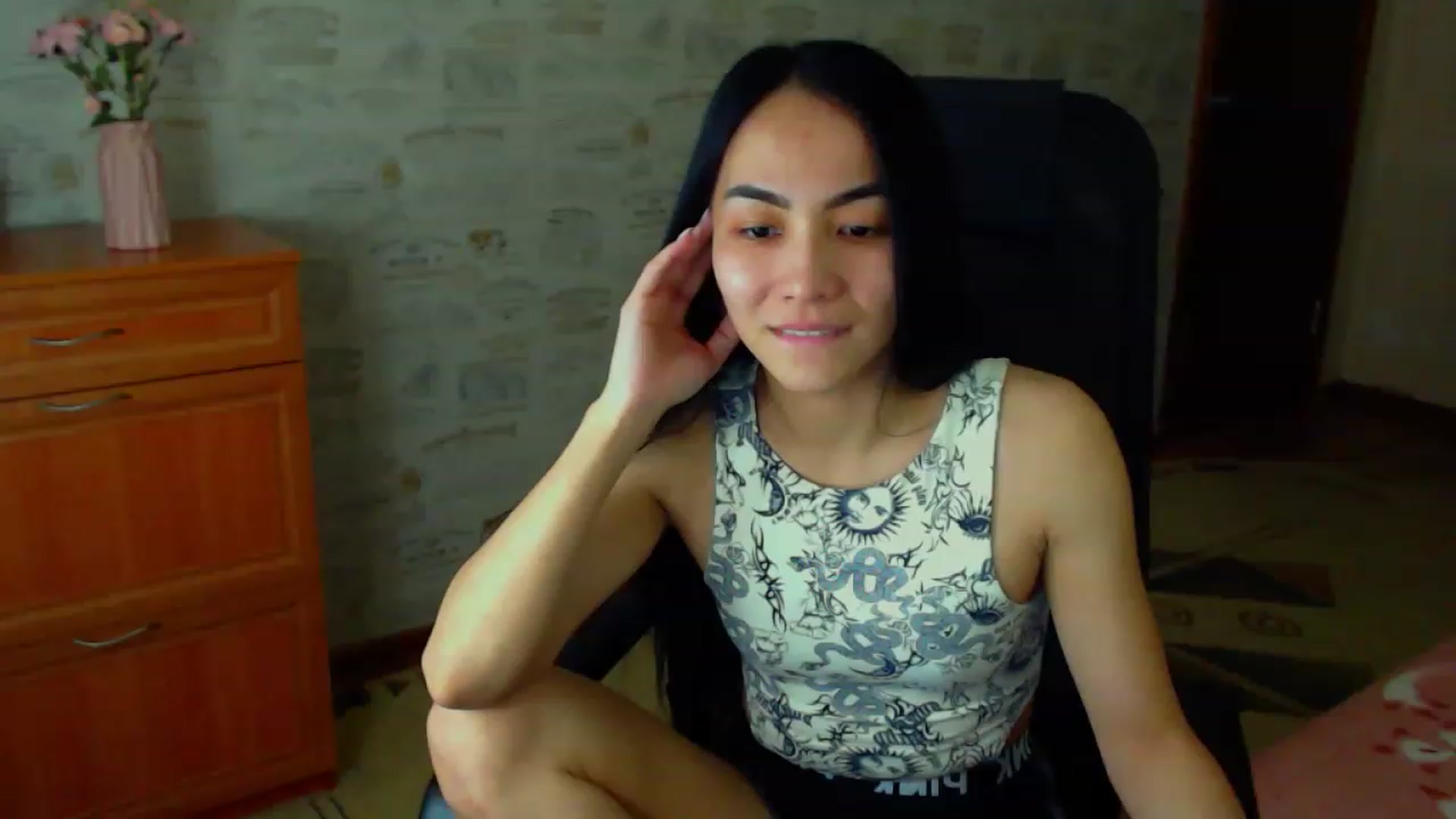 Gallery image thumbnail from TenderOrchid's myfreecams stream on, 06/19/2023, 24:00 image 2 of 20