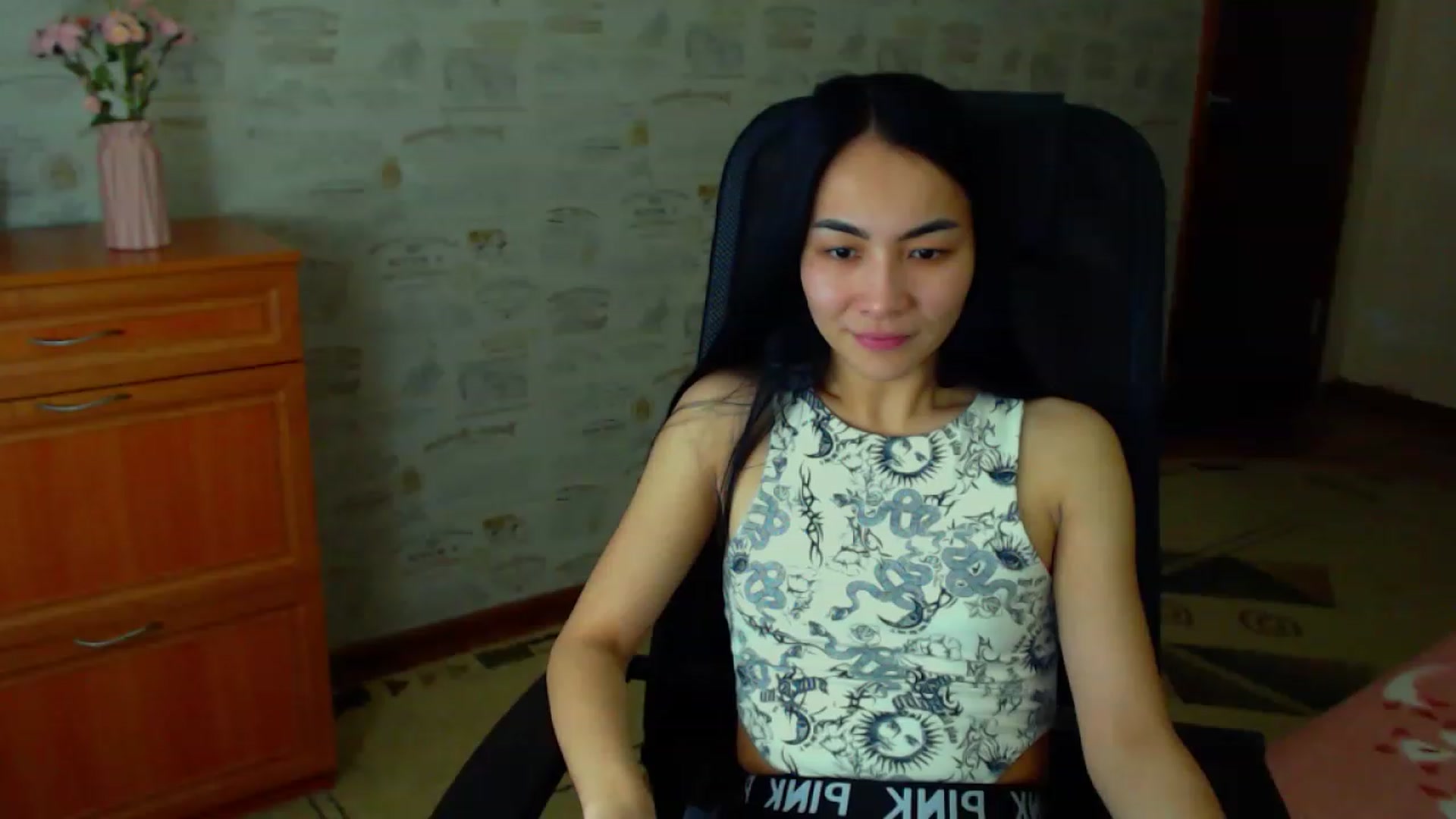 Gallery image thumbnail from TenderOrchid's myfreecams stream on, 06/19/2023, 24:00 image 11 of 20