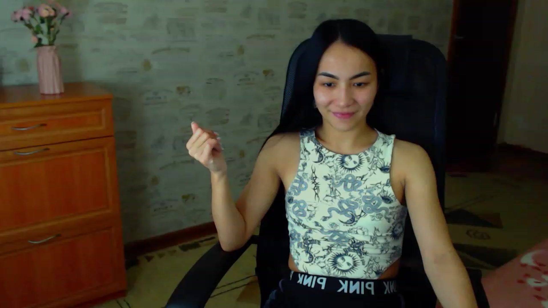 Gallery image thumbnail from TenderOrchid's myfreecams stream on, 06/19/2023, 24:00 image 10 of 20