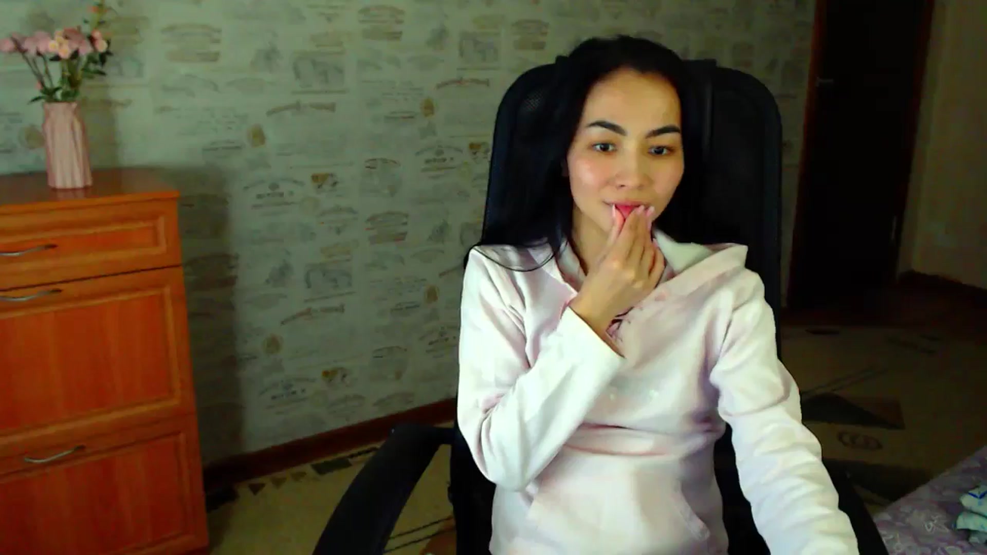 Gallery image thumbnail from TenderOrchid's myfreecams stream on, 01/15/2024, 21:11 image 9 of 20
