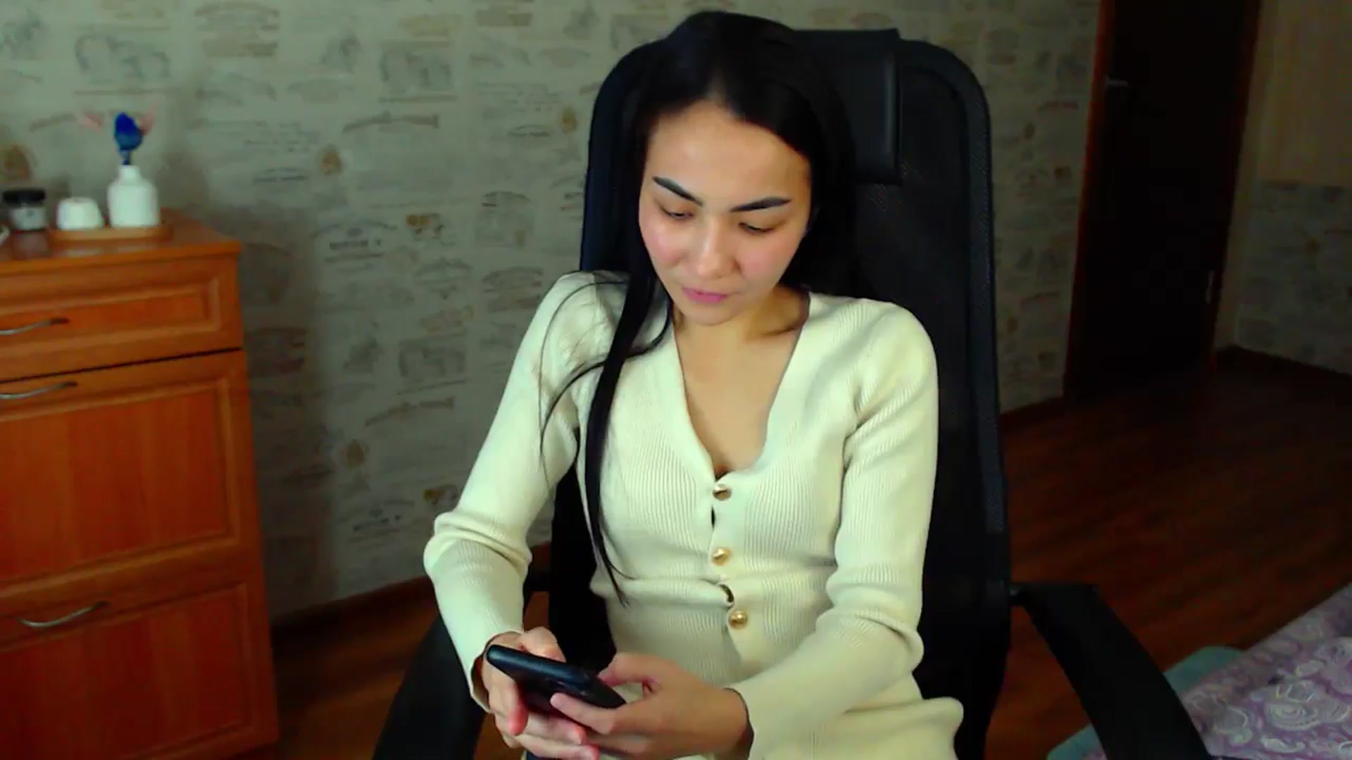 Gallery image thumbnail from TenderOrchid's myfreecams stream on, 12/07/2024, 17:50 image 18 of 20