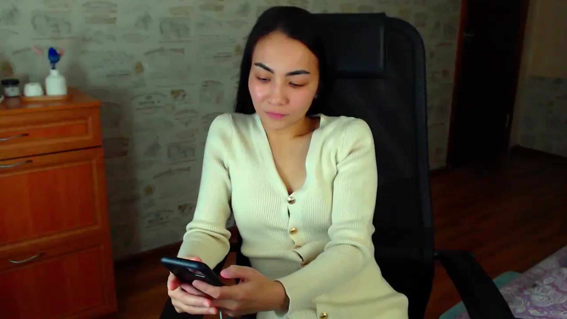 Gallery image thumbnail from TenderOrchid's myfreecams stream on, 12/07/2024, 17:50 image 10 of 20