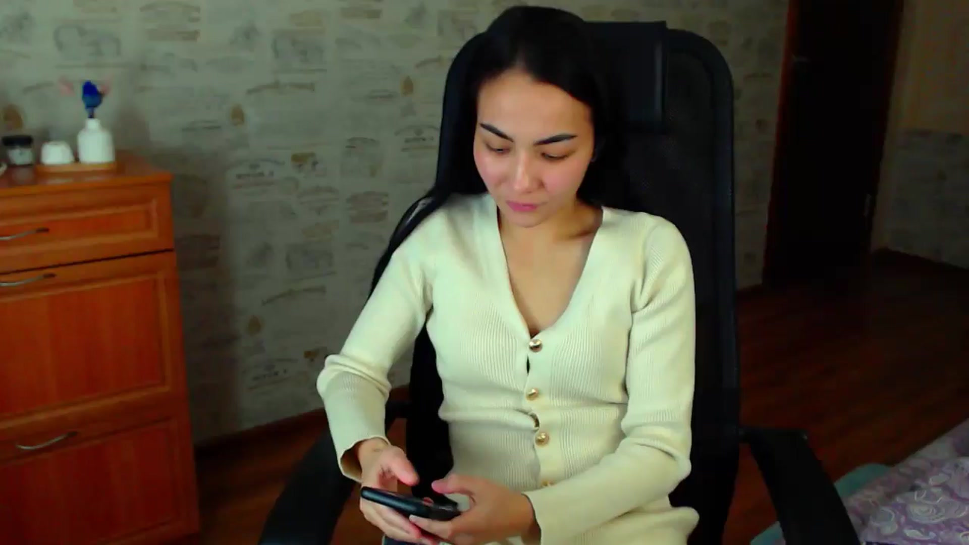 Gallery image thumbnail from TenderOrchid's myfreecams stream on, 12/07/2024, 17:50 image 13 of 20