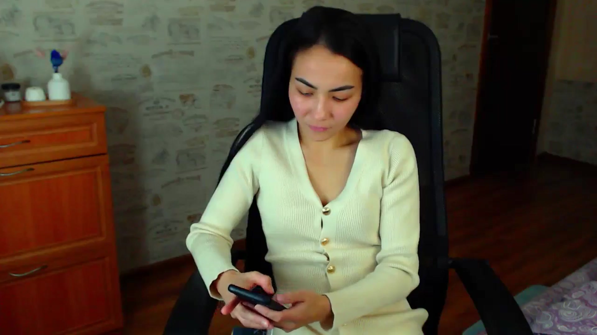 Gallery image thumbnail from TenderOrchid's myfreecams stream on, 12/07/2024, 17:50 image 14 of 20