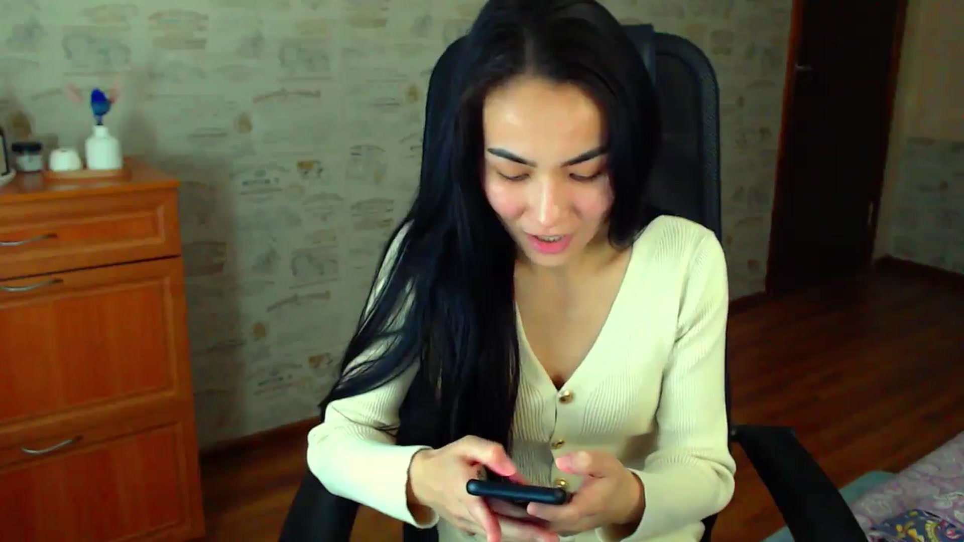 Gallery image thumbnail from TenderOrchid's myfreecams stream on, 12/07/2024, 18:41 image 18 of 20