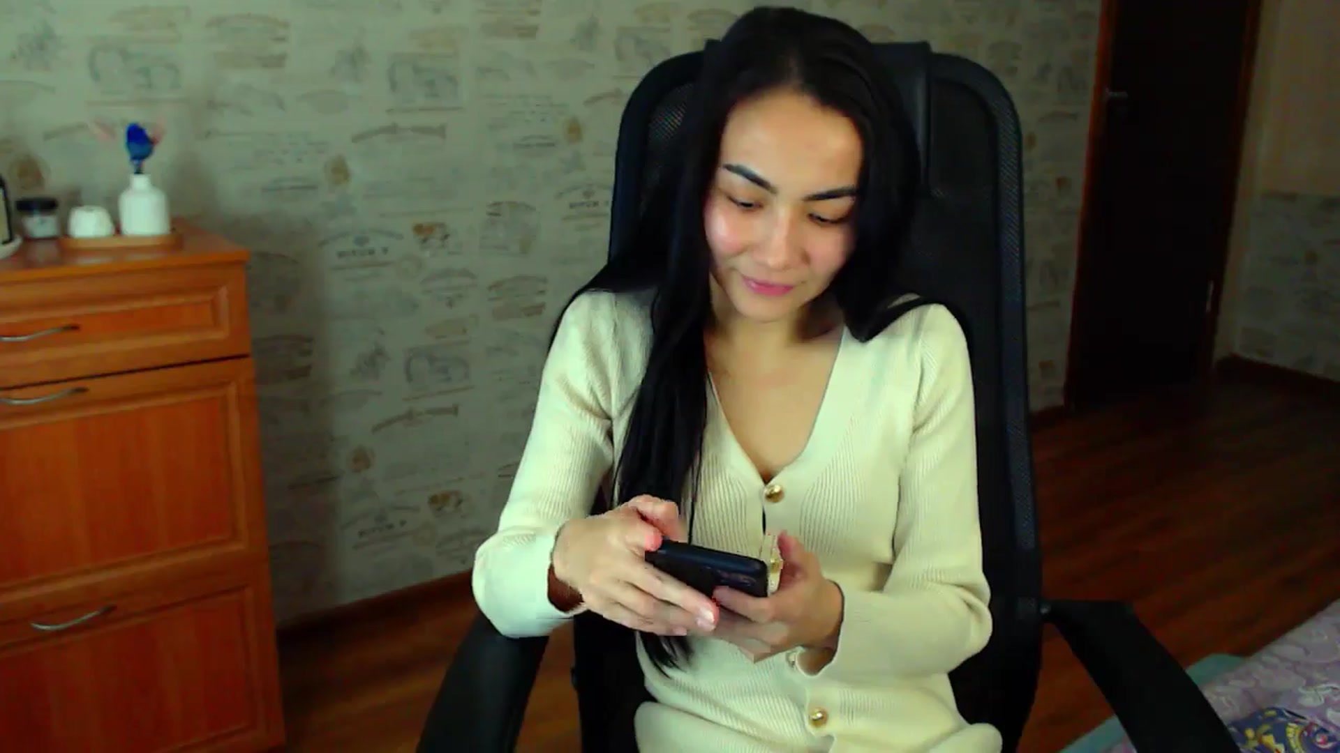 Gallery image thumbnail from TenderOrchid's myfreecams stream on, 12/07/2024, 18:41 image 14 of 20