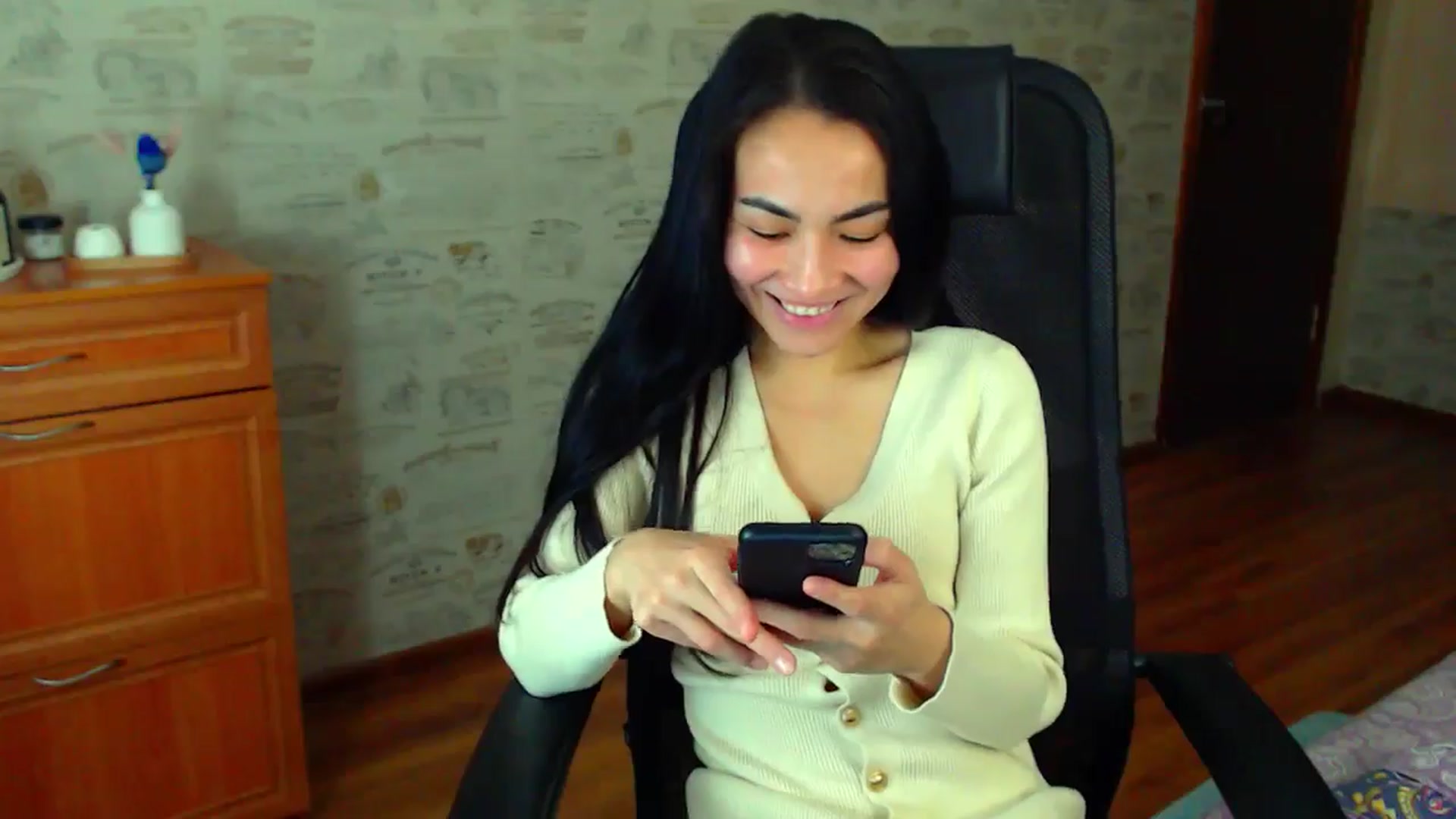 Gallery image thumbnail from TenderOrchid's myfreecams stream on, 12/07/2024, 18:41 image 15 of 20