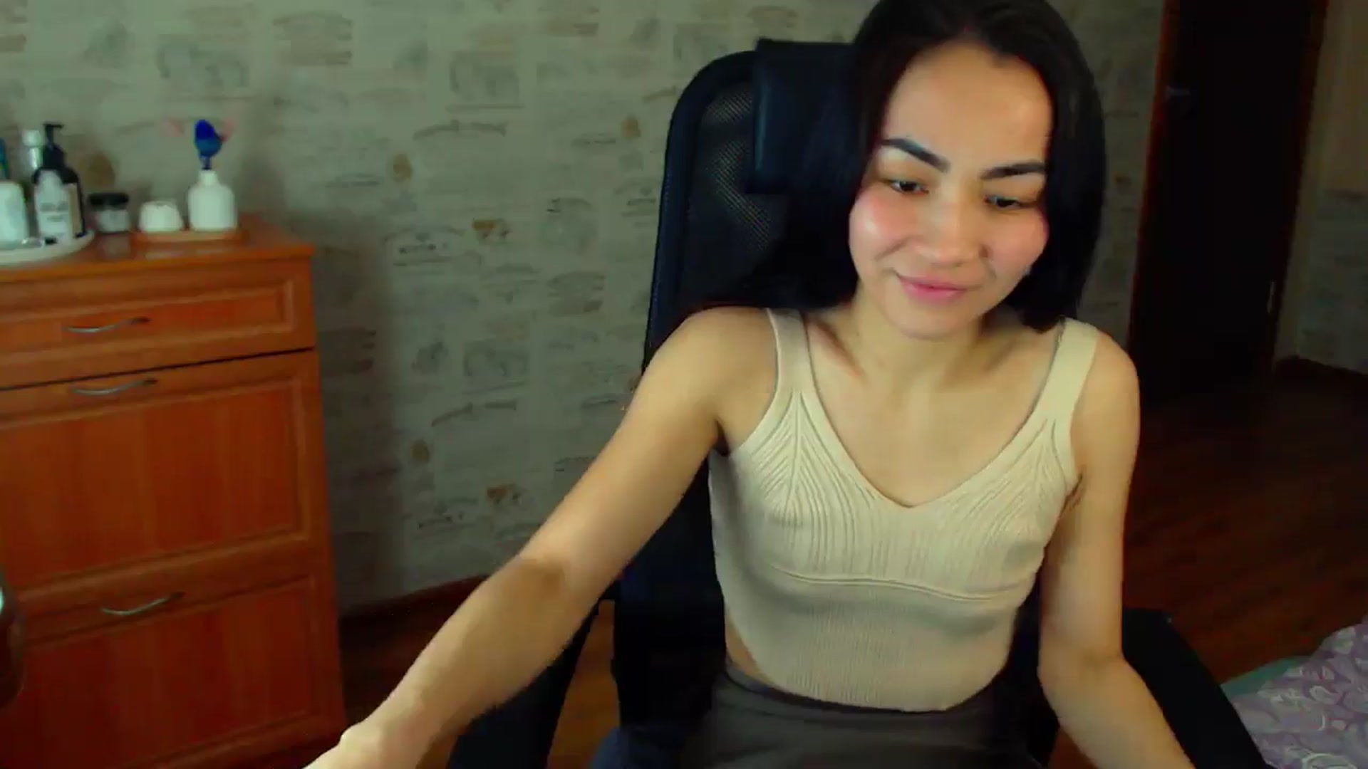 Gallery image thumbnail from TenderOrchid's myfreecams stream on, 12/08/2024, 20:46 image 4 of 20