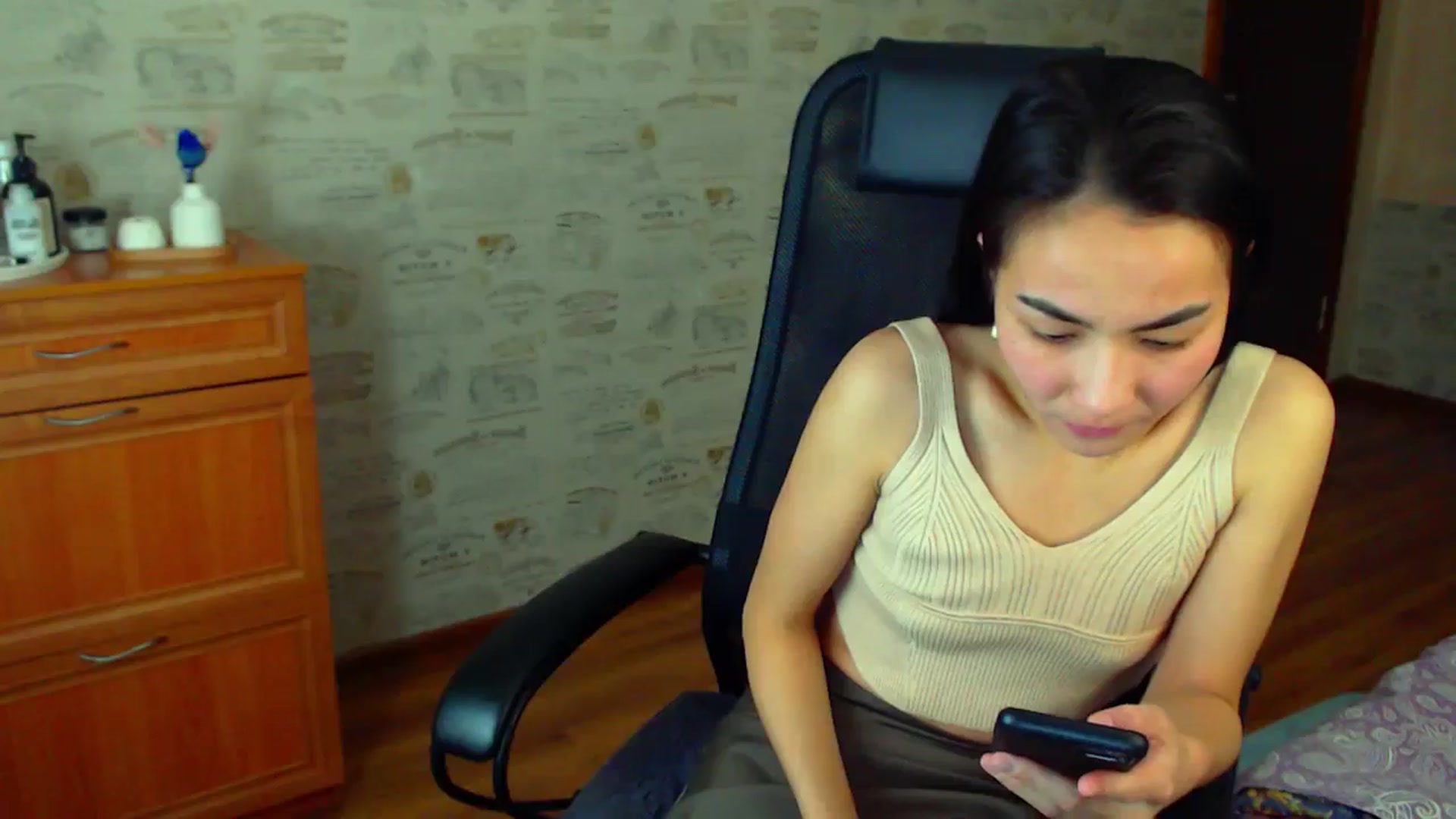 Gallery image thumbnail from TenderOrchid's myfreecams stream on, 12/08/2024, 22:30 image 10 of 20