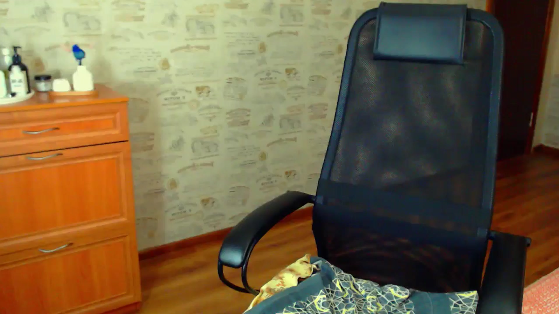 Gallery image thumbnail from TenderOrchid's myfreecams stream on, 12/18/2024, 22:21 image 9 of 20