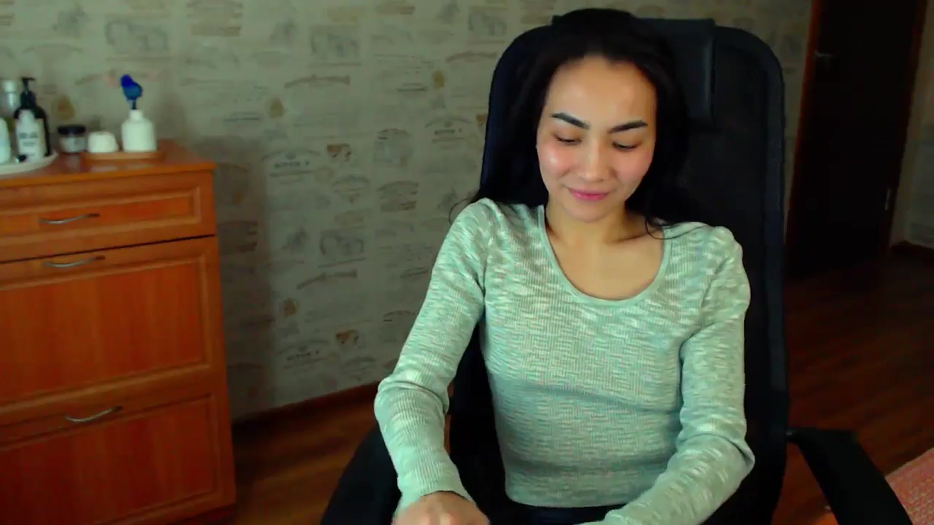 Gallery image thumbnail from TenderOrchid's myfreecams stream on, 12/18/2024, 22:21 image 12 of 20