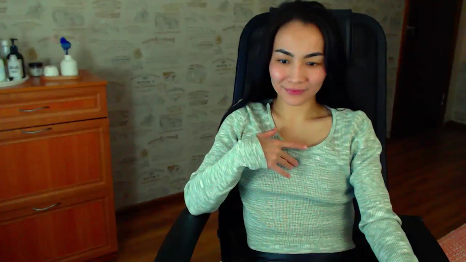 Gallery image thumbnail from TenderOrchid's myfreecams stream on, 12/18/2024, 22:21 image 11 of 20