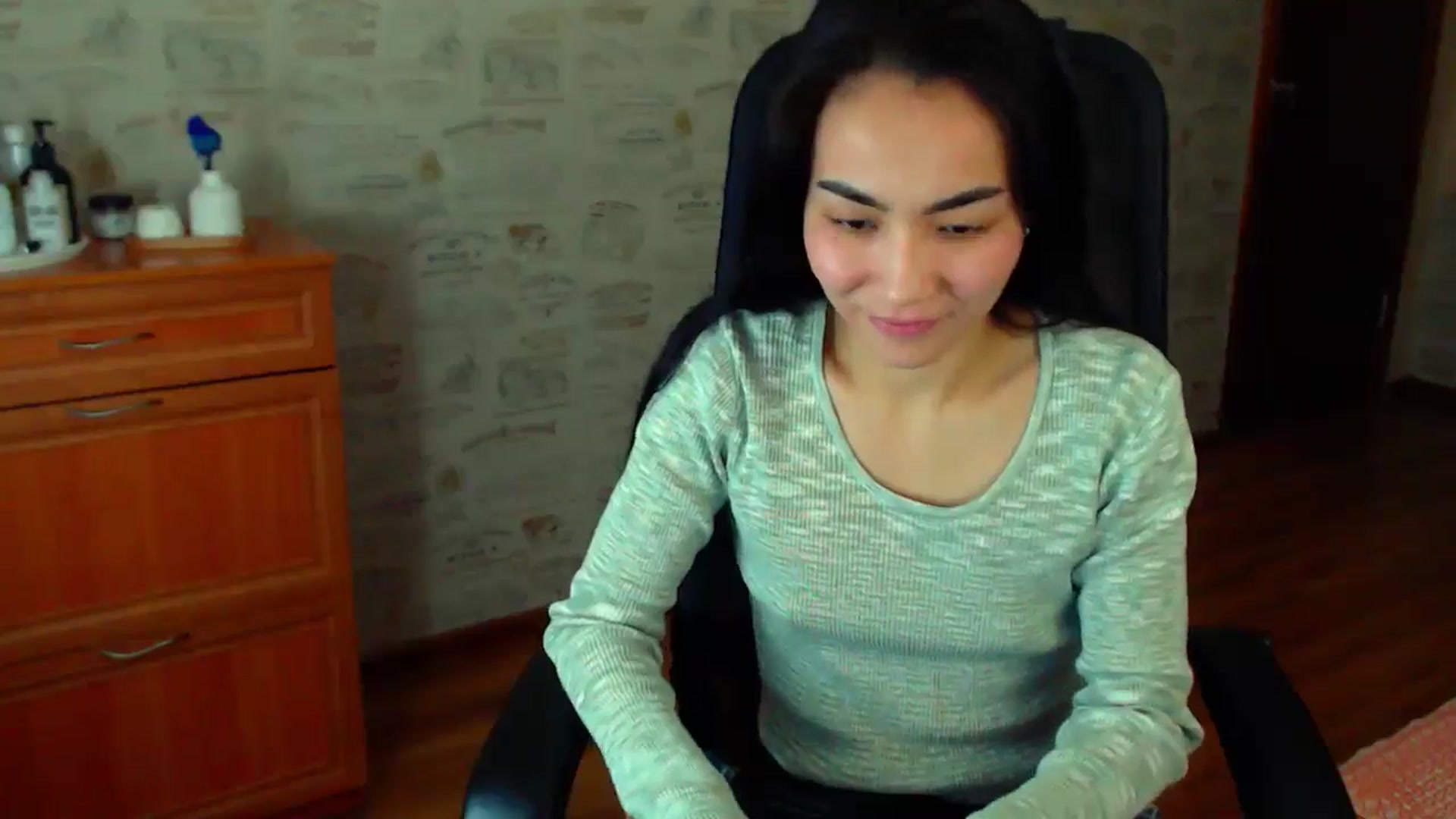 Gallery image thumbnail from TenderOrchid's myfreecams stream on, 12/18/2024, 22:21 image 7 of 20