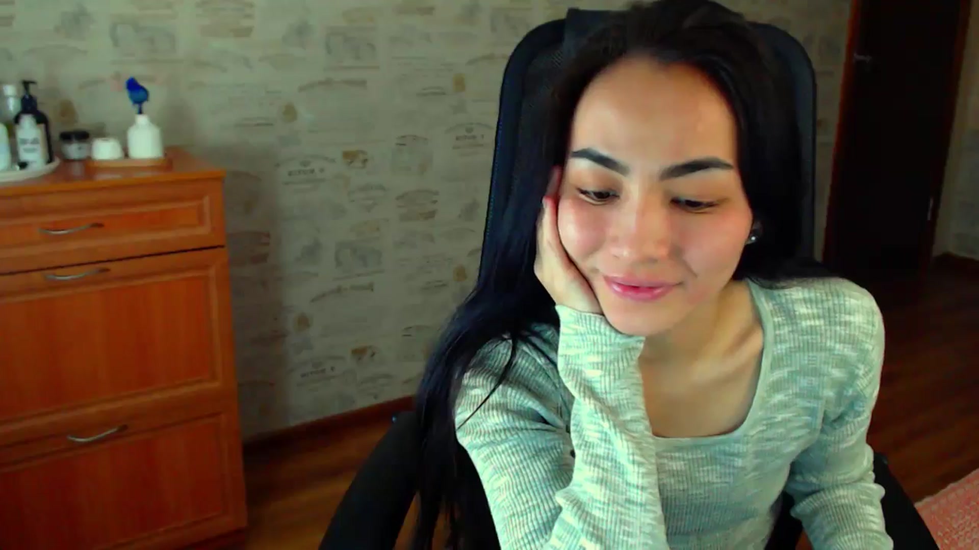 Gallery image thumbnail from TenderOrchid's myfreecams stream on, 12/18/2024, 22:21 image 3 of 20