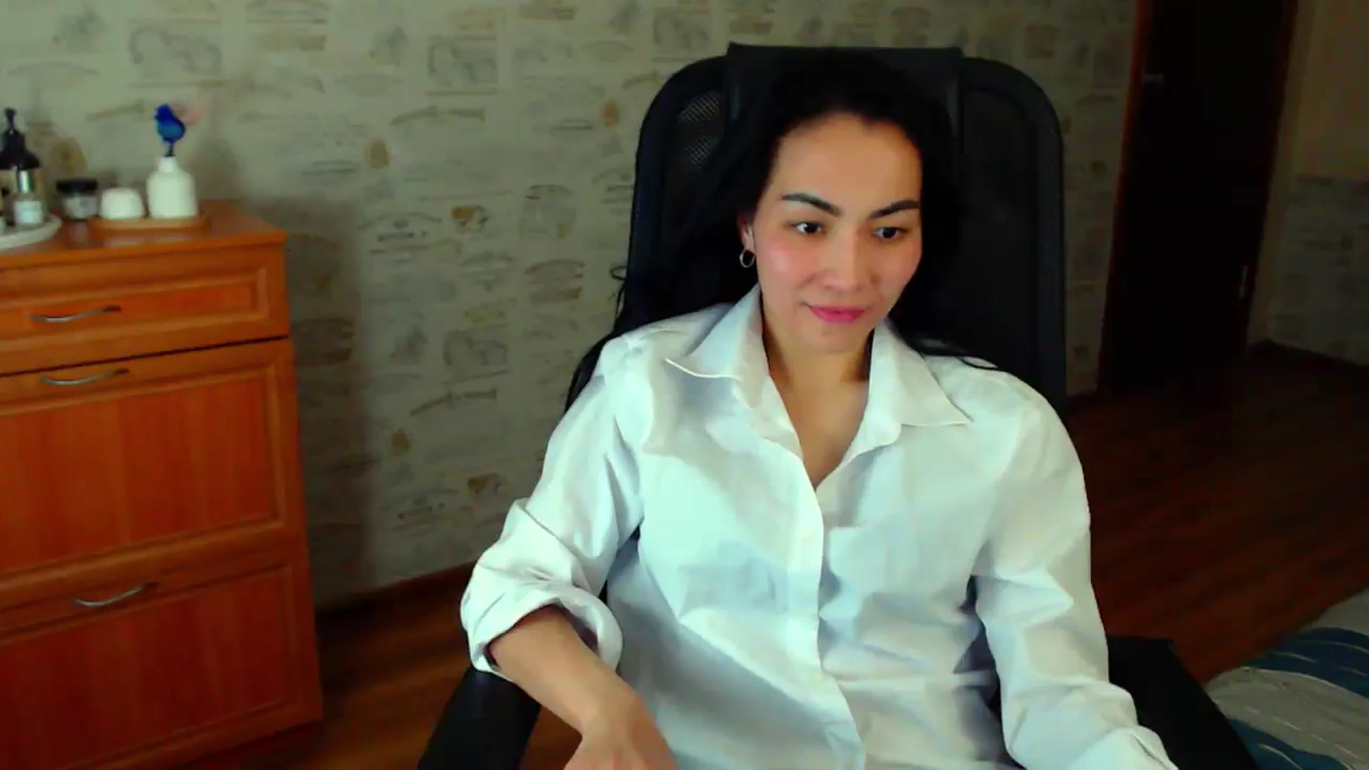 Gallery image thumbnail from TenderOrchid's myfreecams stream on, 04/20/2025, 24:32 image 8 of 20