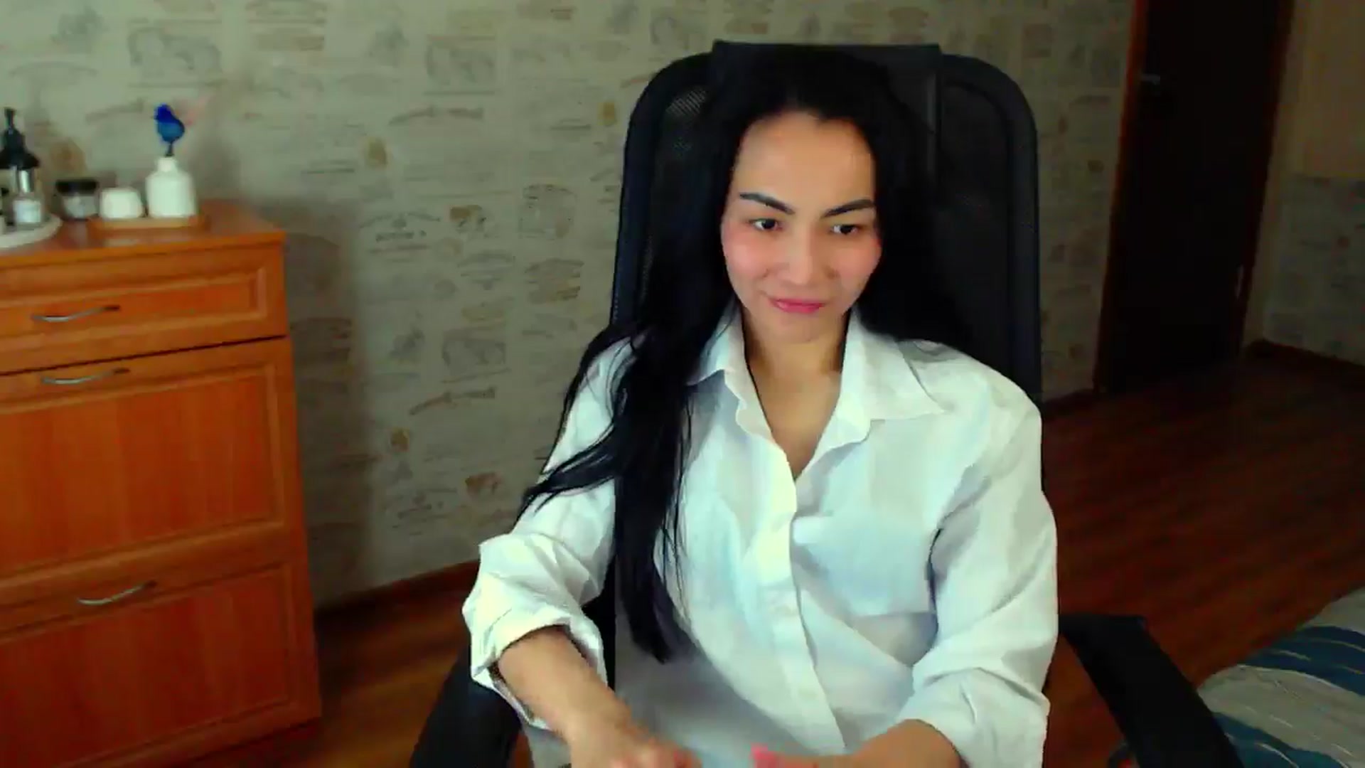 Gallery image thumbnail from TenderOrchid's myfreecams stream on, 04/20/2025, 24:32 image 5 of 20