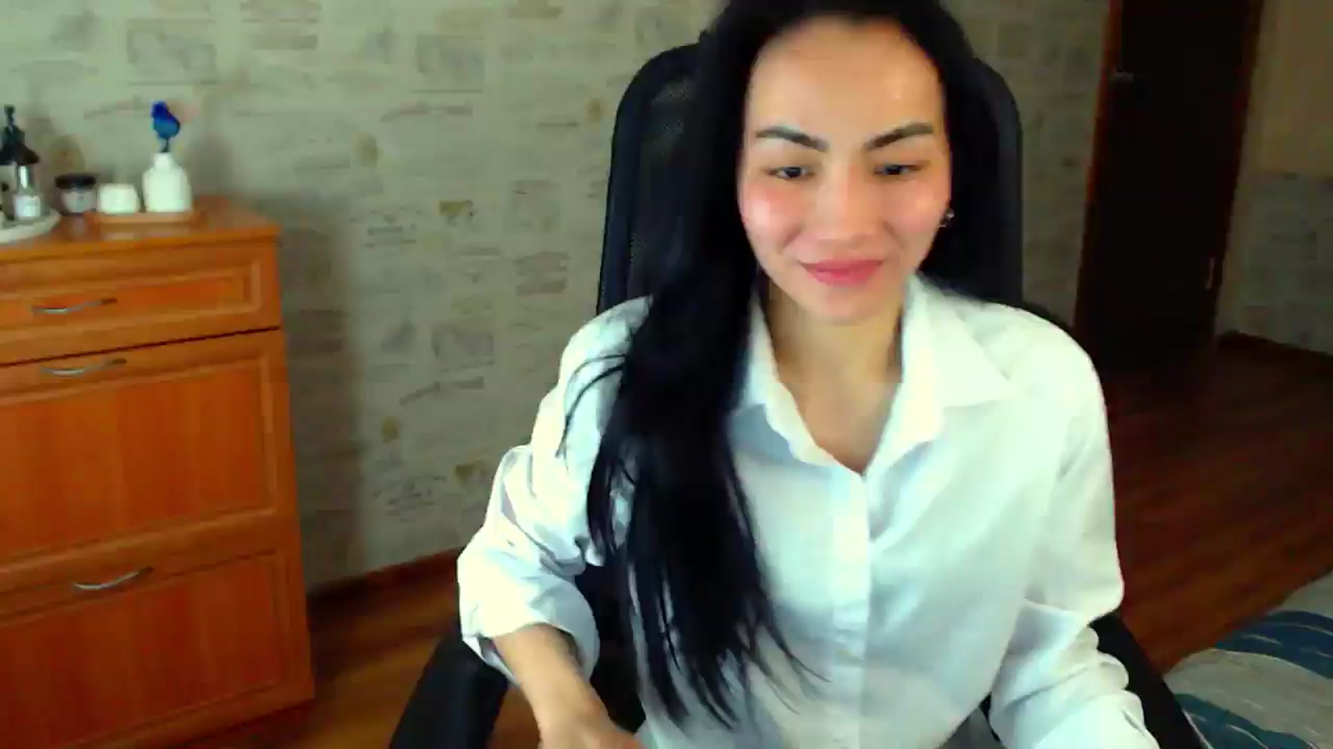 Gallery image thumbnail from TenderOrchid's myfreecams stream on, 04/20/2025, 24:32 image 12 of 20
