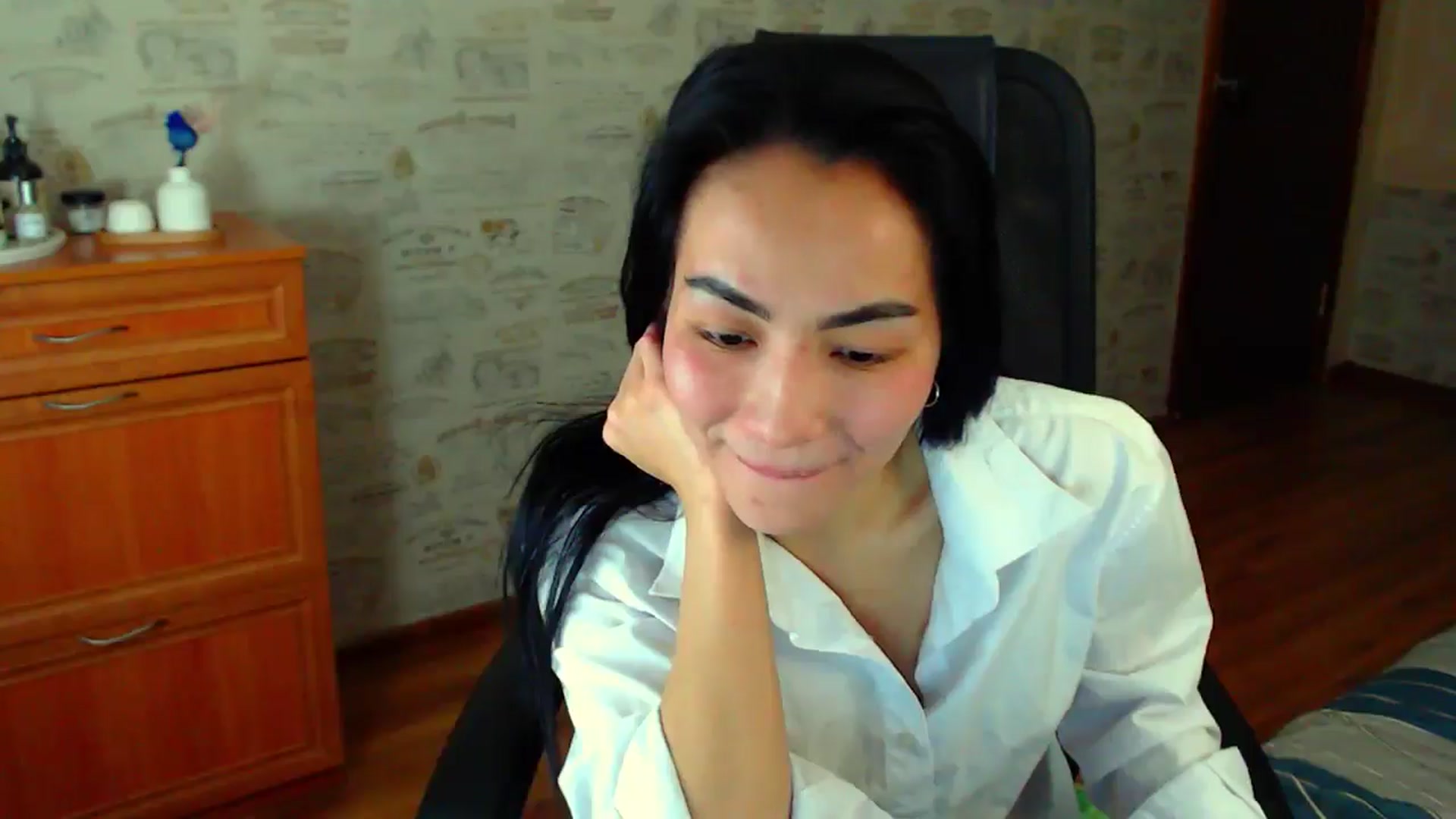 Gallery image thumbnail from TenderOrchid's myfreecams stream on, 04/20/2025, 24:32 image 19 of 20