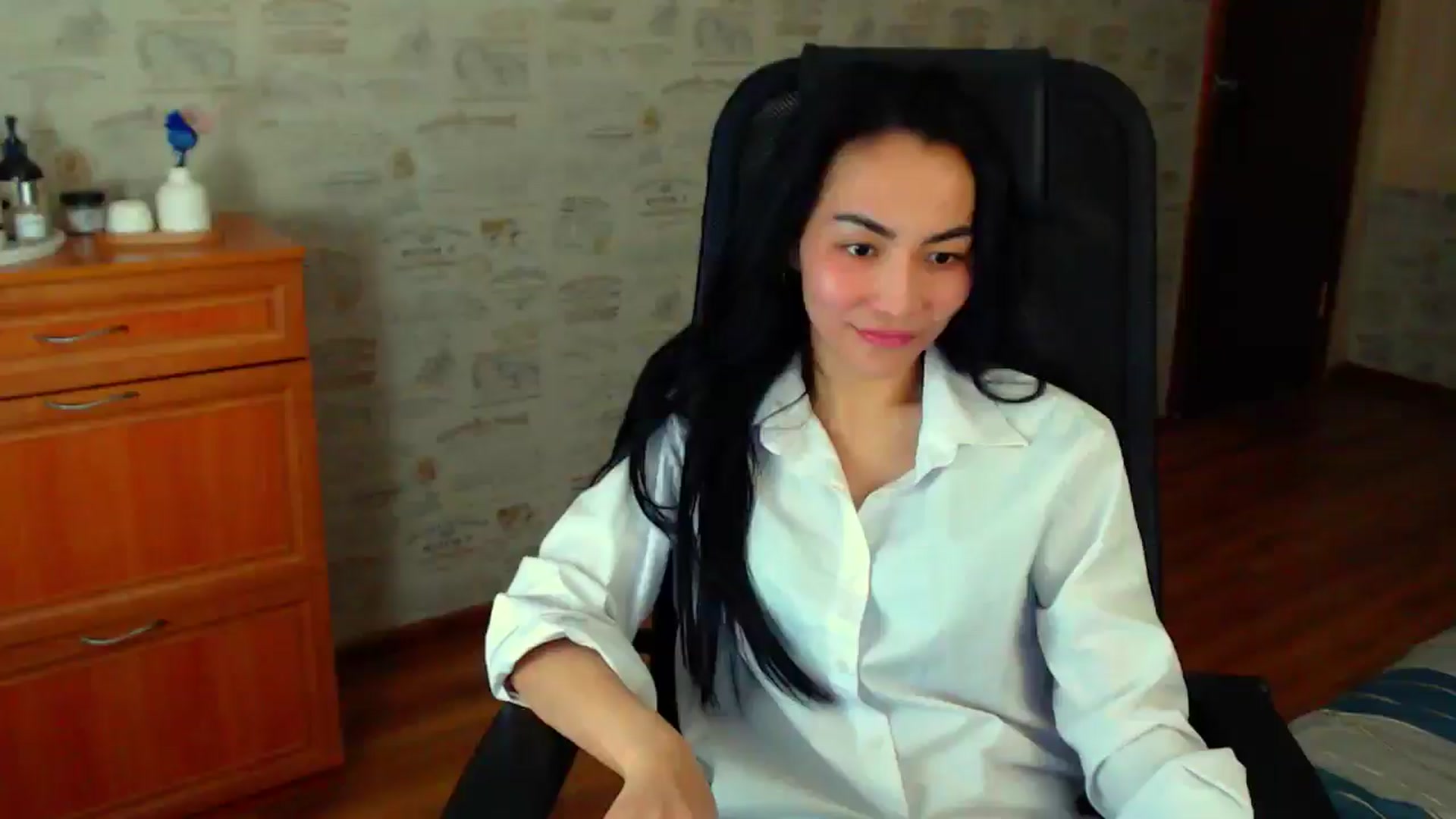 Gallery image thumbnail from TenderOrchid's myfreecams stream on, 04/20/2025, 24:32 image 1 of 20