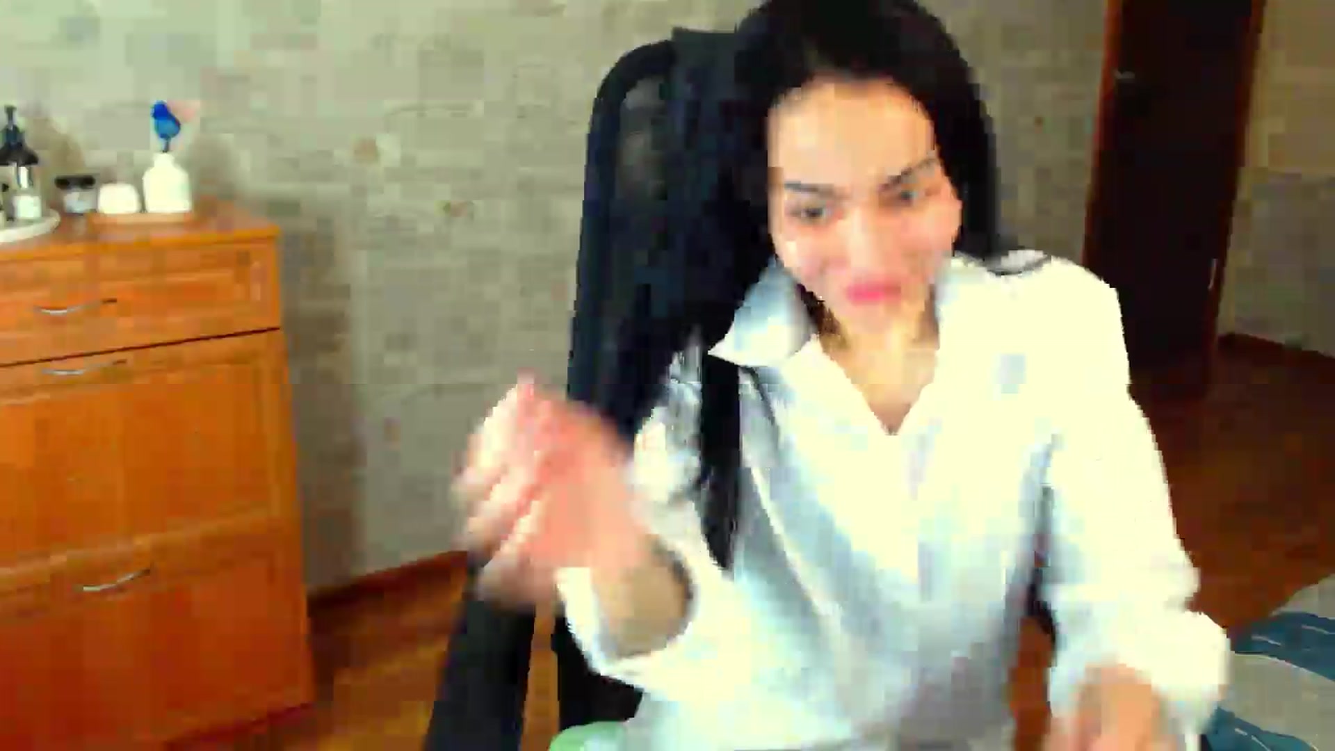 Gallery image thumbnail from TenderOrchid's myfreecams stream on, 04/20/2025, 24:32 image 2 of 20